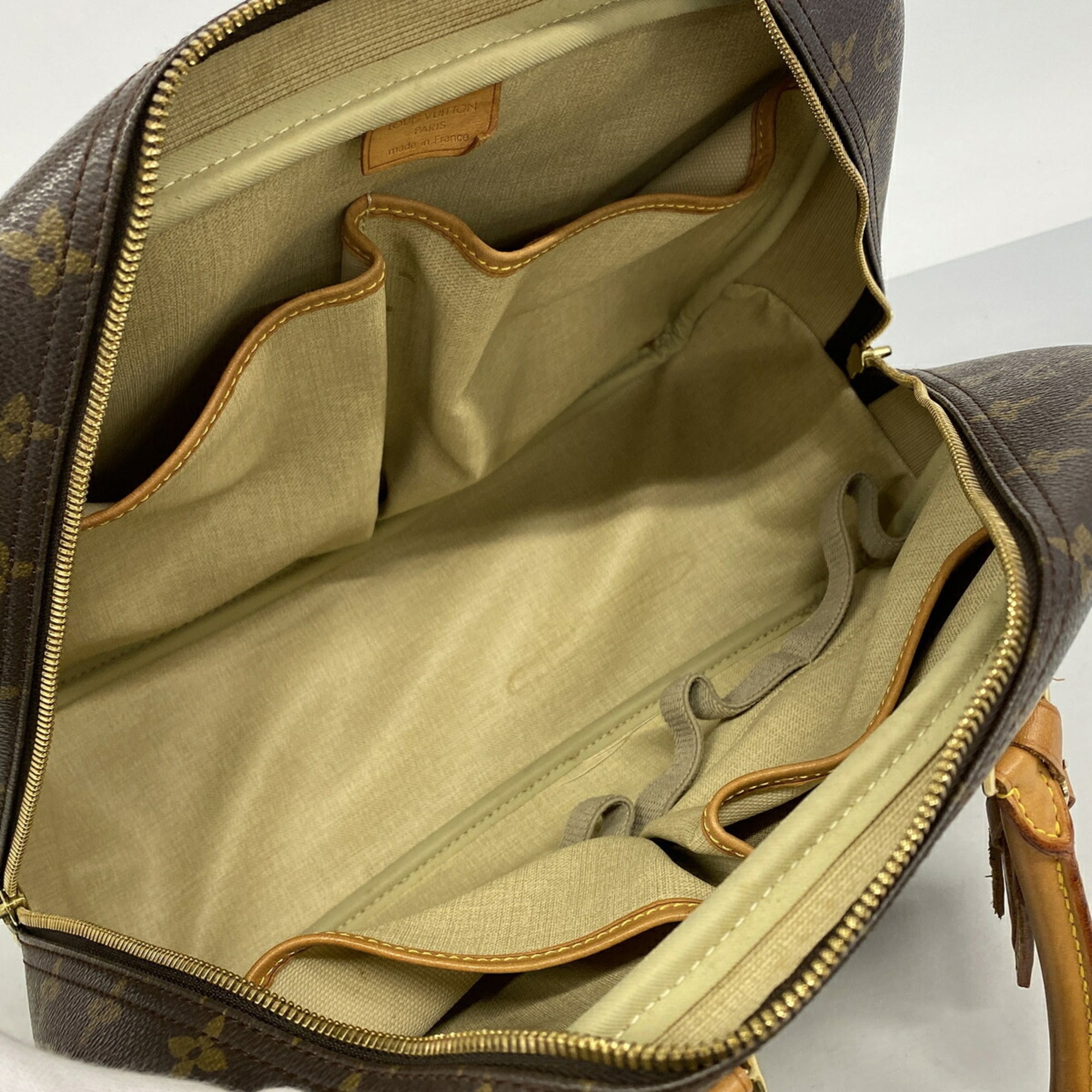 Louis Vuitton Brown Handbag (Pre-Owned)