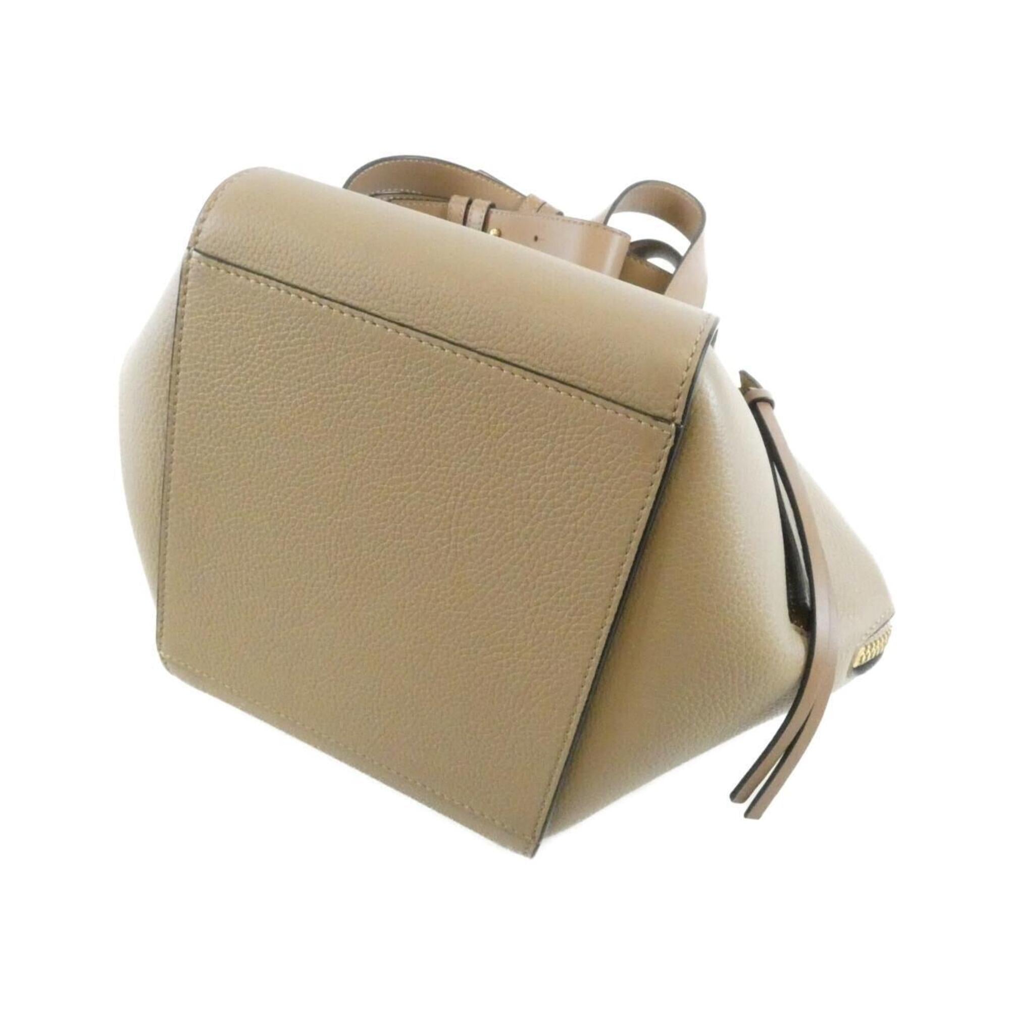 Loewe Sand Leather Shoulder Bag (Pre-Owned)