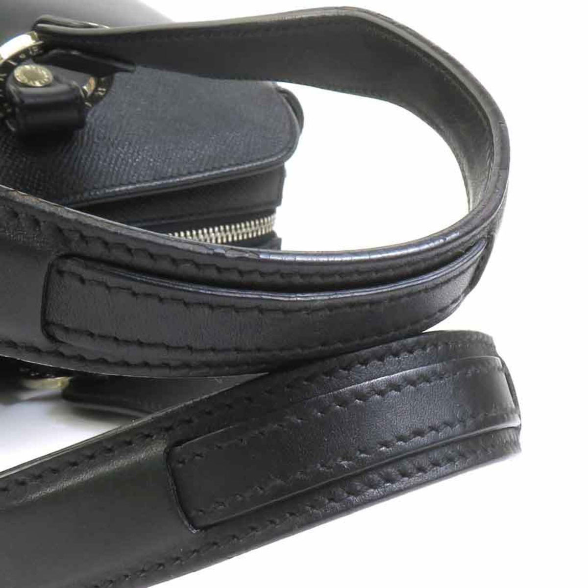 Bvlgari Black Leather Handbag (Pre-Owned)