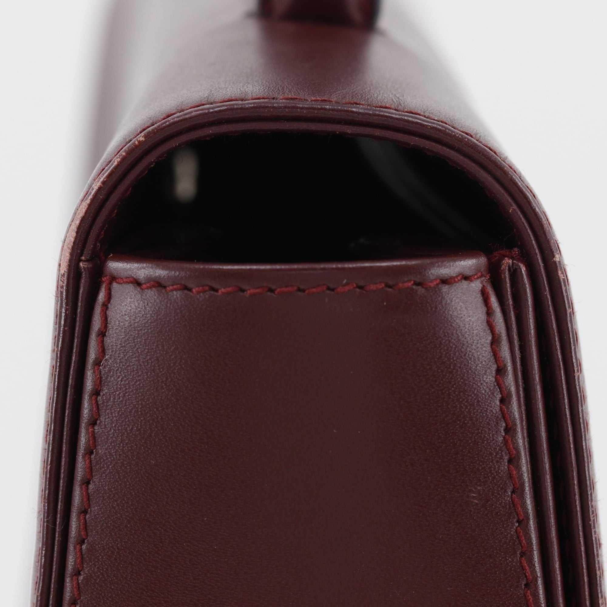 Cartier Bordeaux Red Color Wine Red Leather Handbag (Pre-Owned)