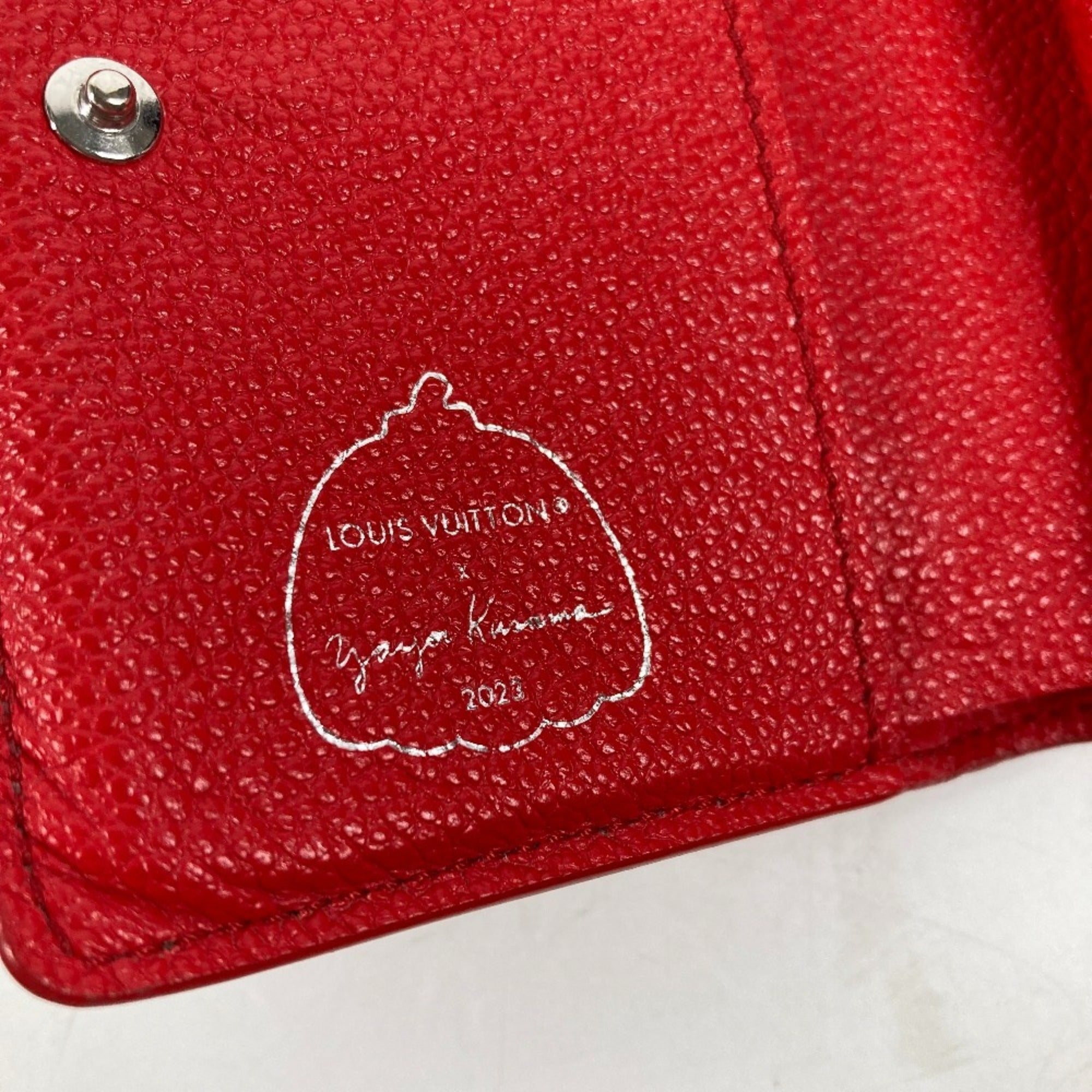 Louis Vuitton Red Color White Leather Wallet (Bi-Fold) (Pre-Owned)