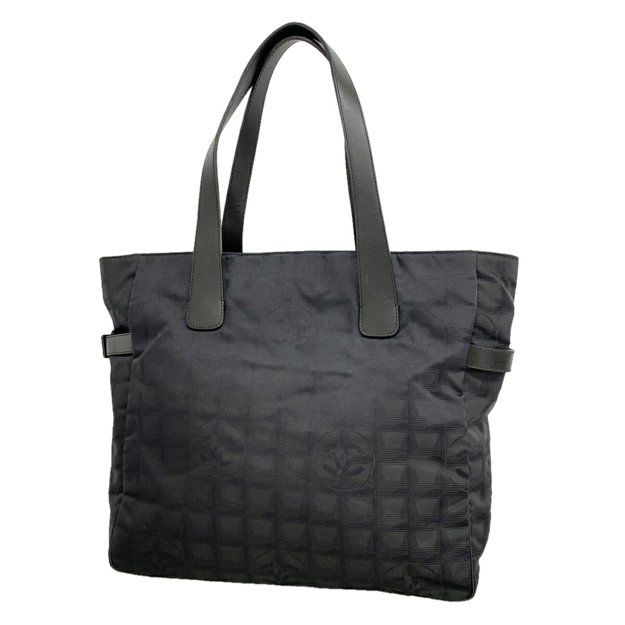 Chanel Black Nylon Tote Bag (Pre-Owned)