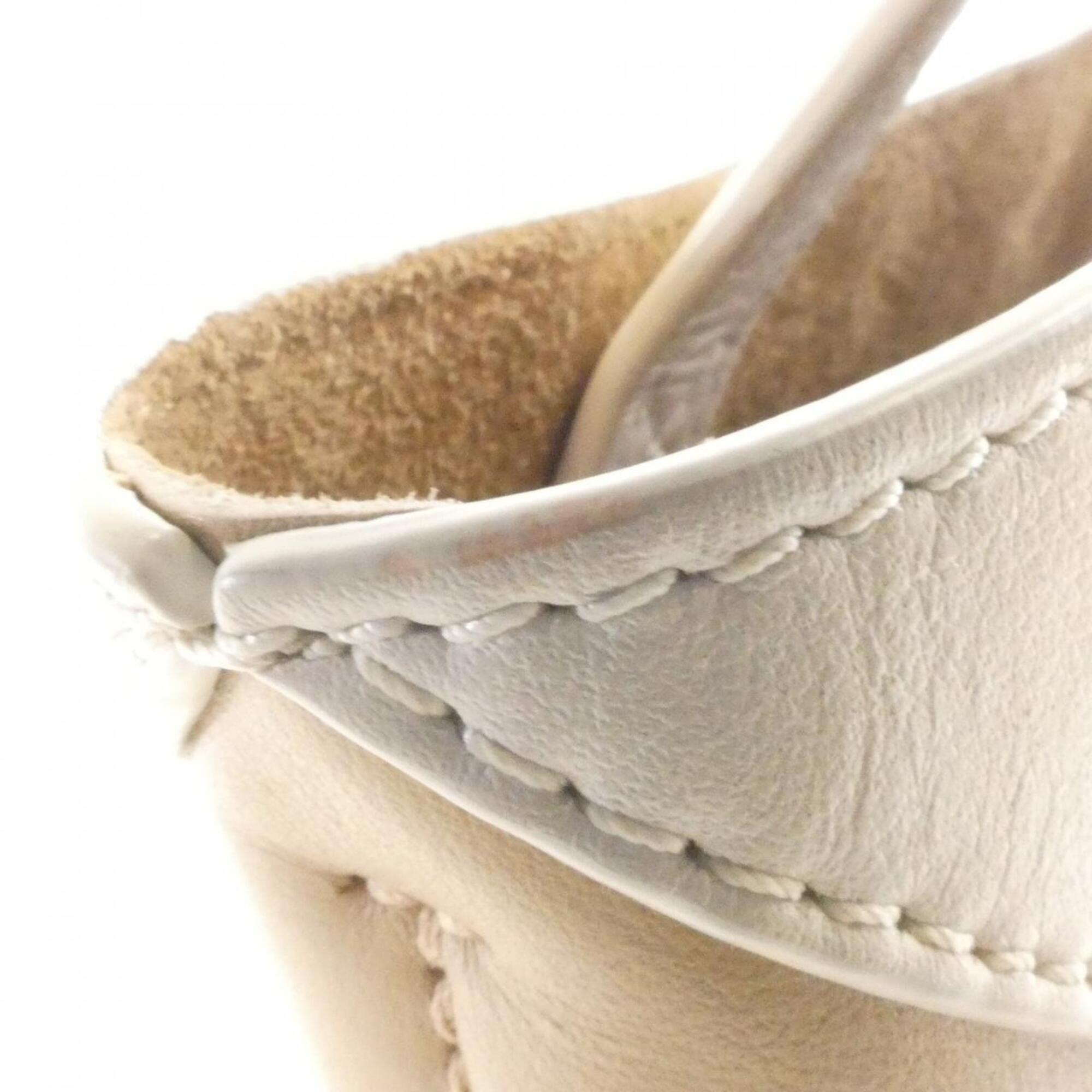 Loewe Beige White Leather Handbag (Pre-Owned)