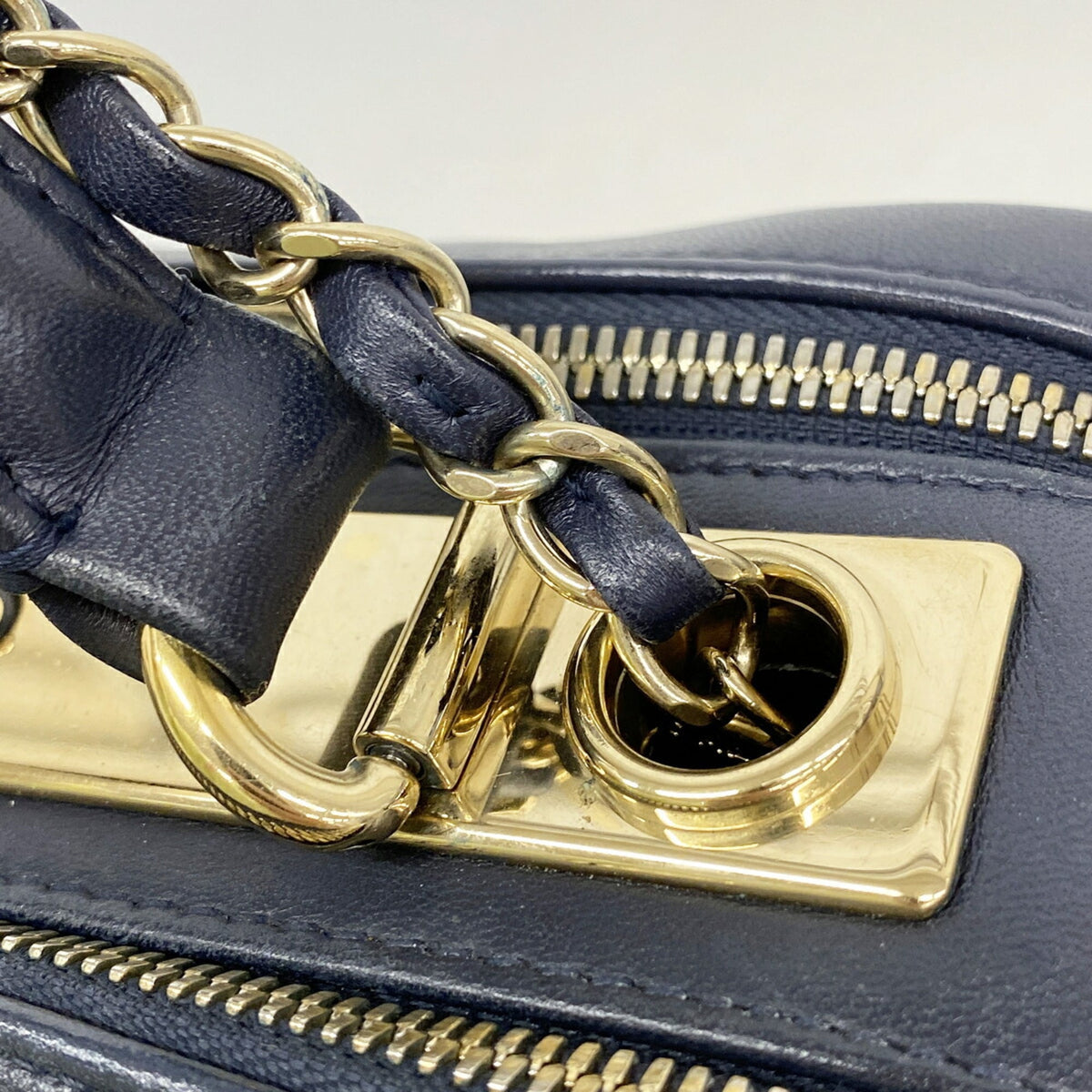 Chanel Navy Leather Handbag (Pre-Owned)