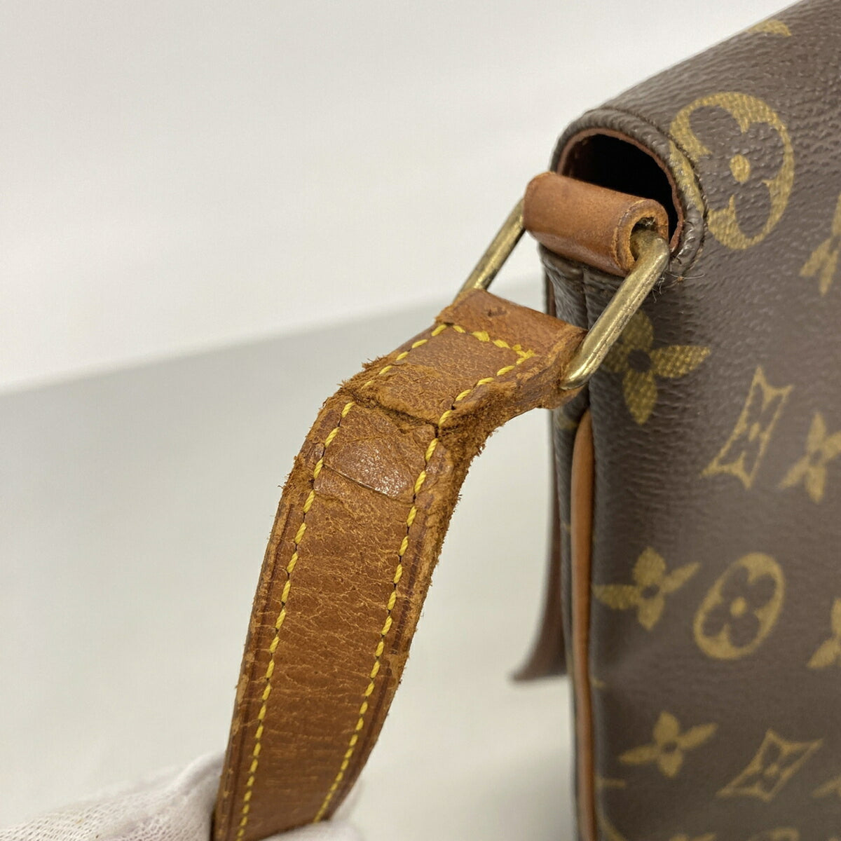 Louis Vuitton Brown Shoulder Bag (Pre-Owned)