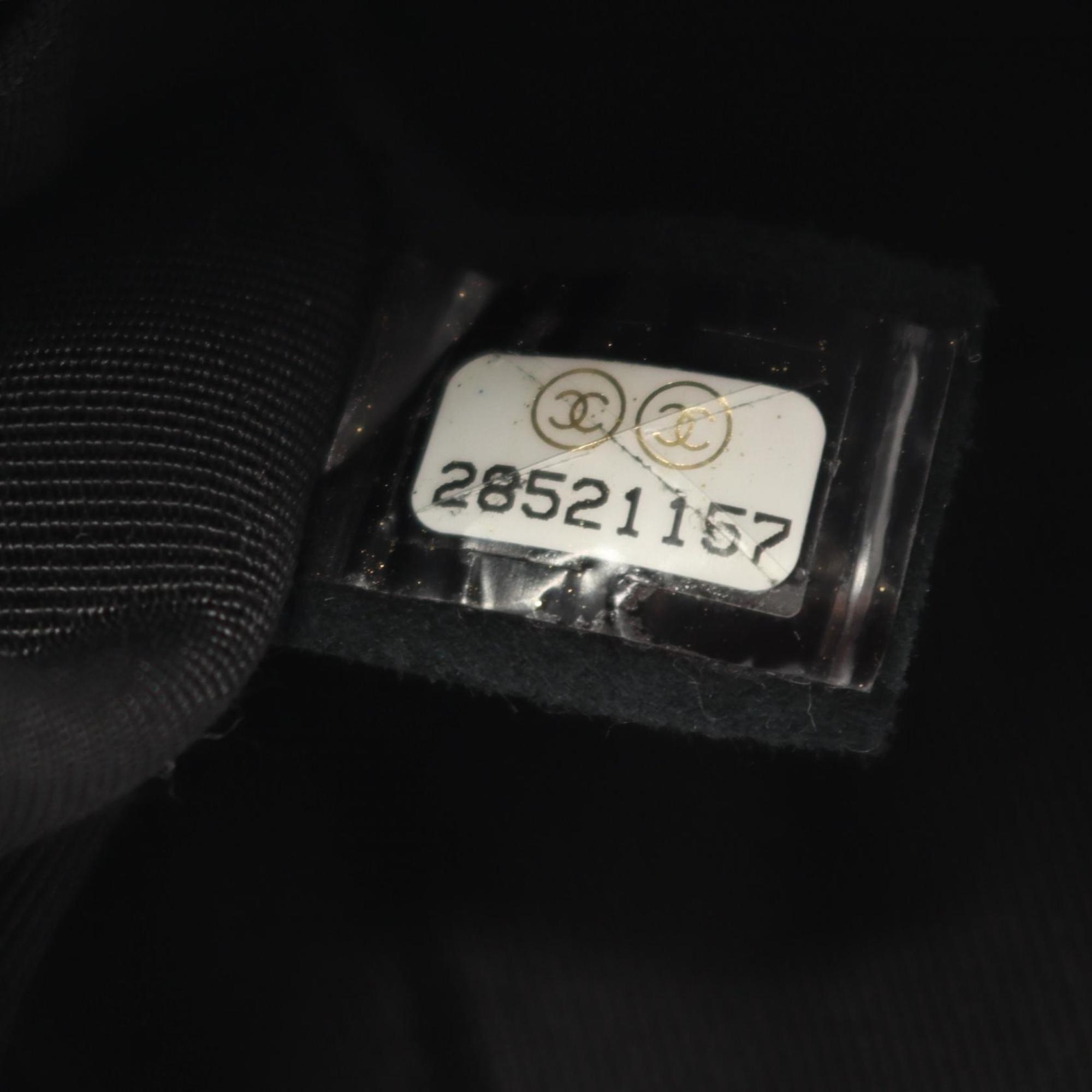 Chanel Black White Wool Shoulder Bag (Pre-Owned)