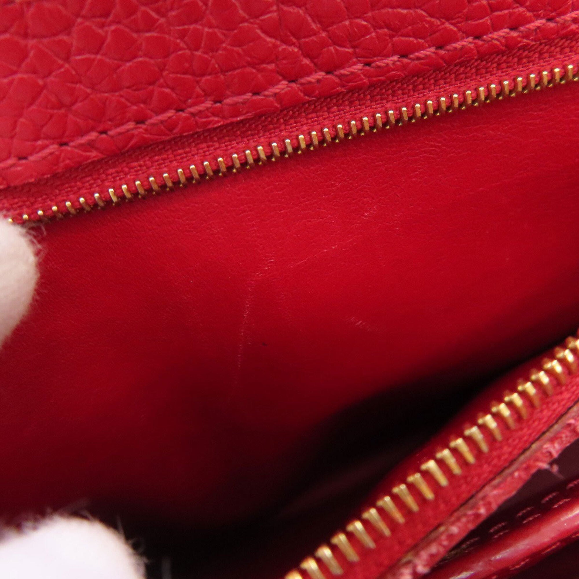 Louis Vuitton Sacrlet Leather Handbag (Pre-Owned)