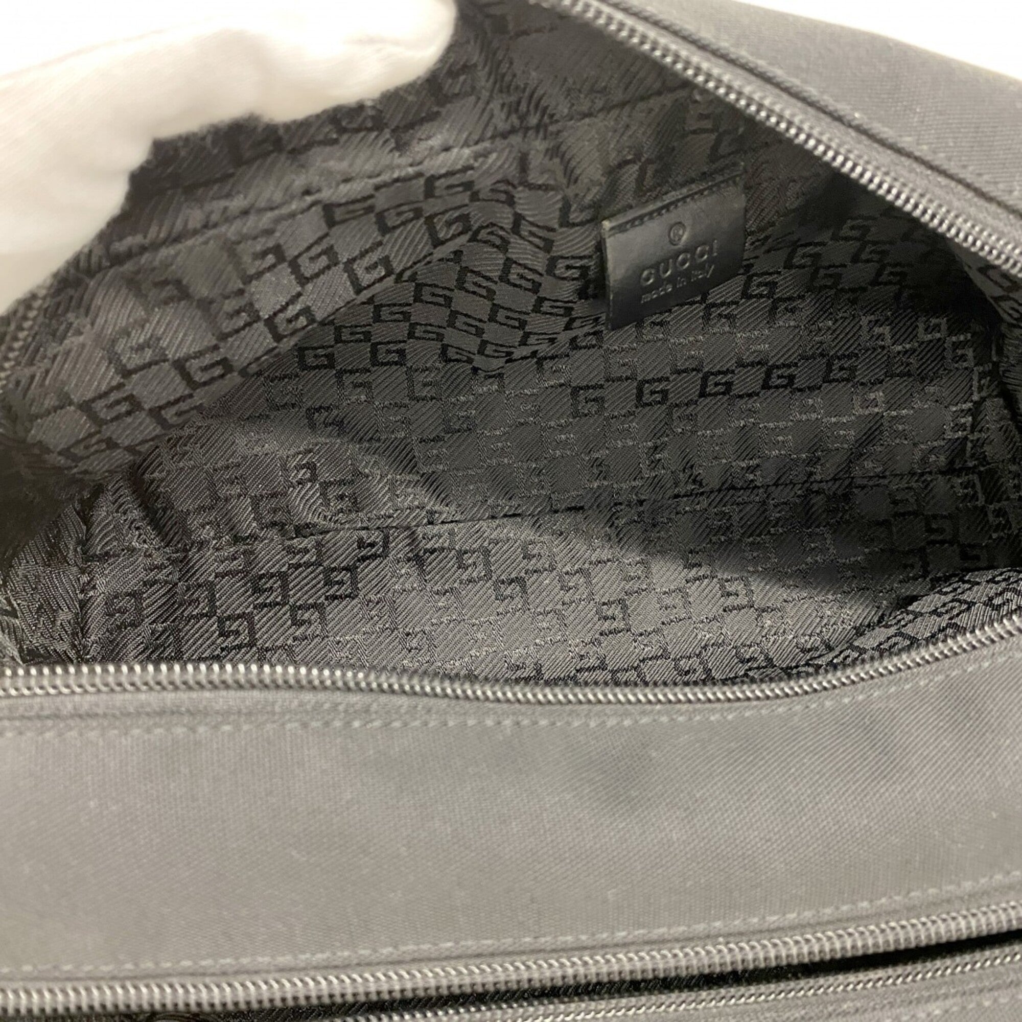 Gucci Black Nylon Pouch (Pre-Owned)