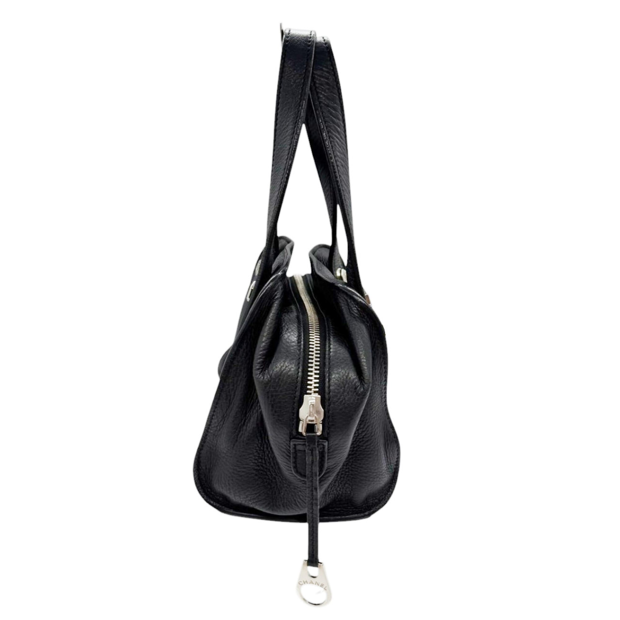 Chanel Black Leather Handbag (Pre-Owned)
