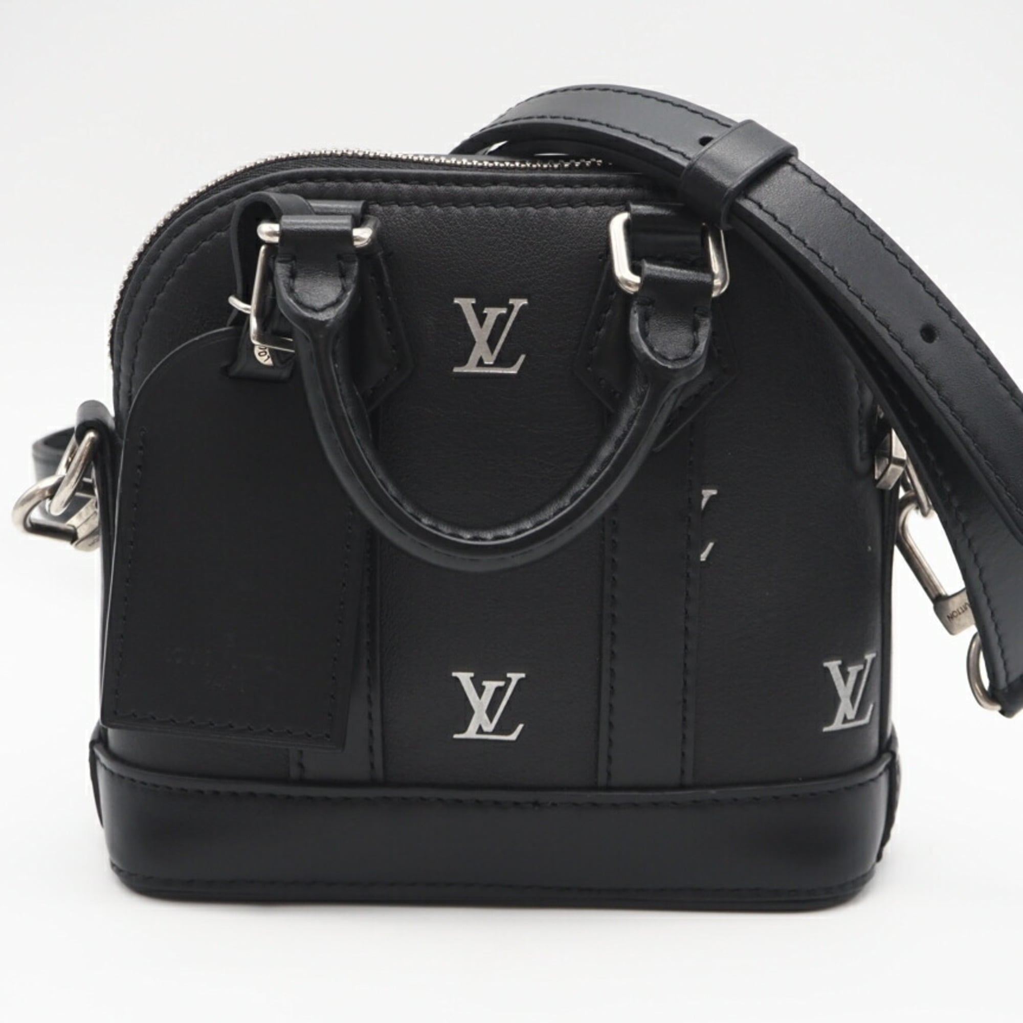 Louis Vuitton Black Leather Shoulder Bag (Pre-Owned)