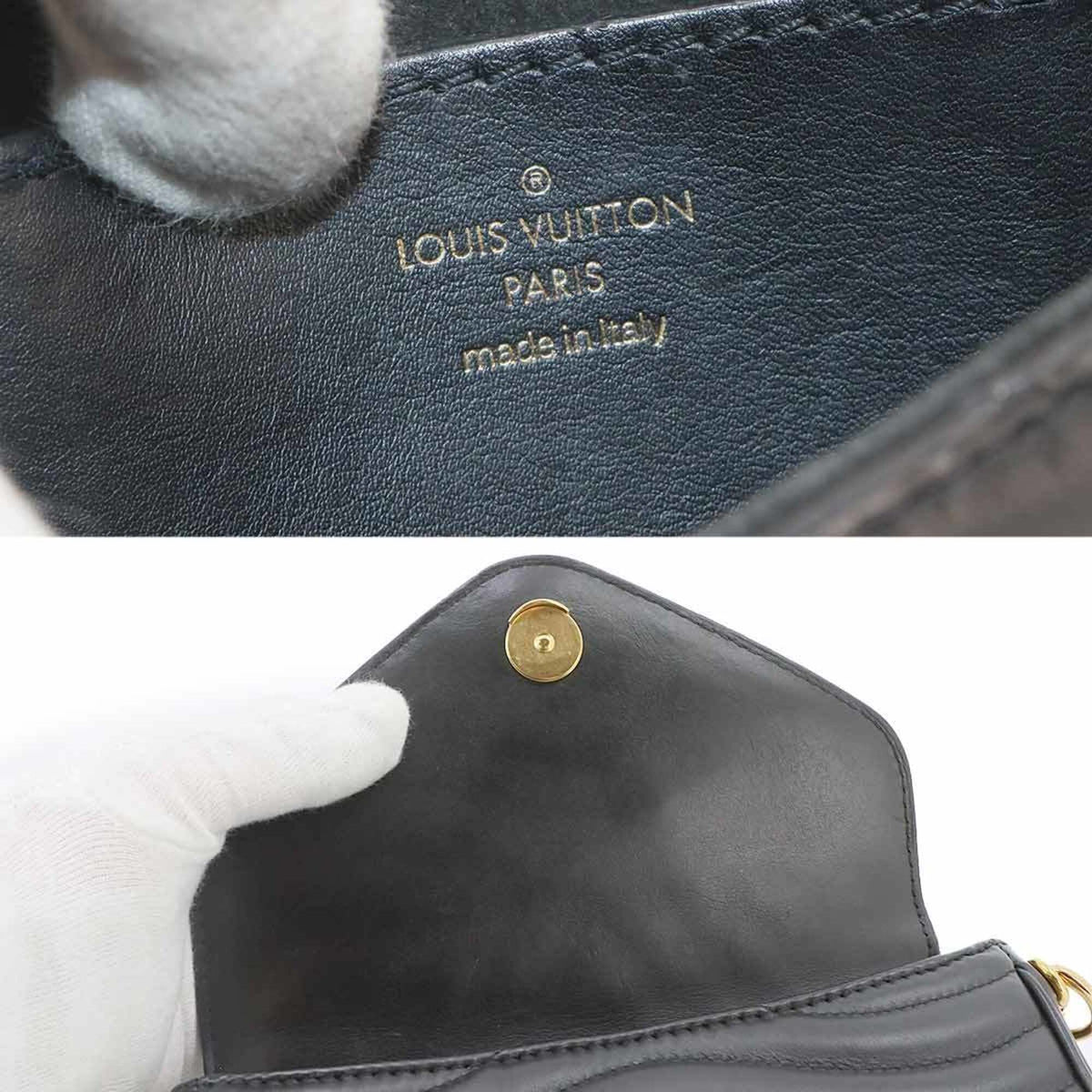 Louis Vuitton Black Leather Handbag Pochette Shoulder Bag (Pre-Owned)