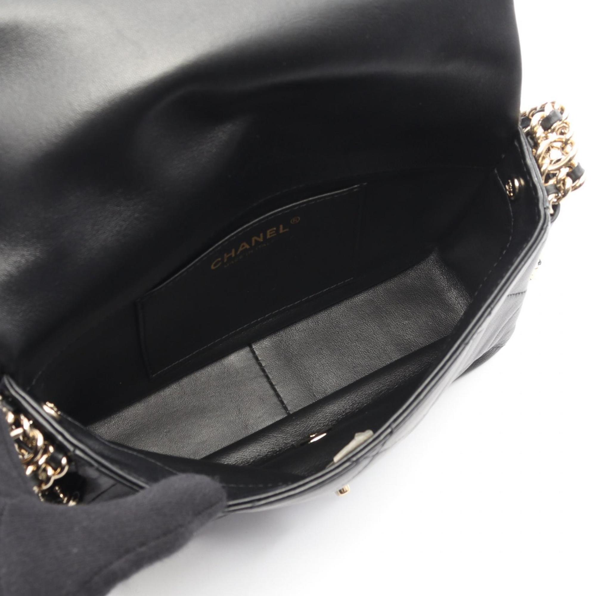 Chanel Black Leather Handbag Shoulder Bag (Pre-Owned)