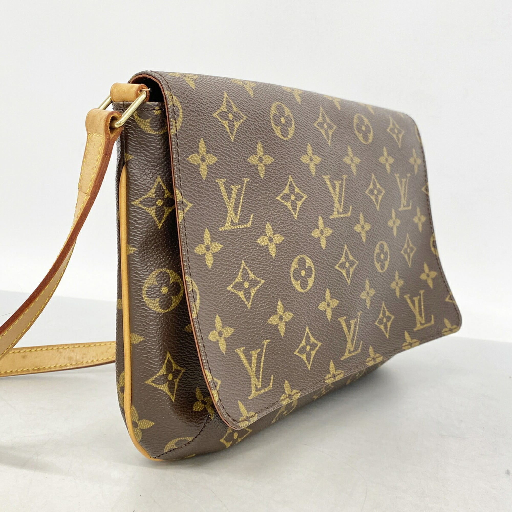 Louis Vuitton Brown Shoulder Bag (Pre-Owned)