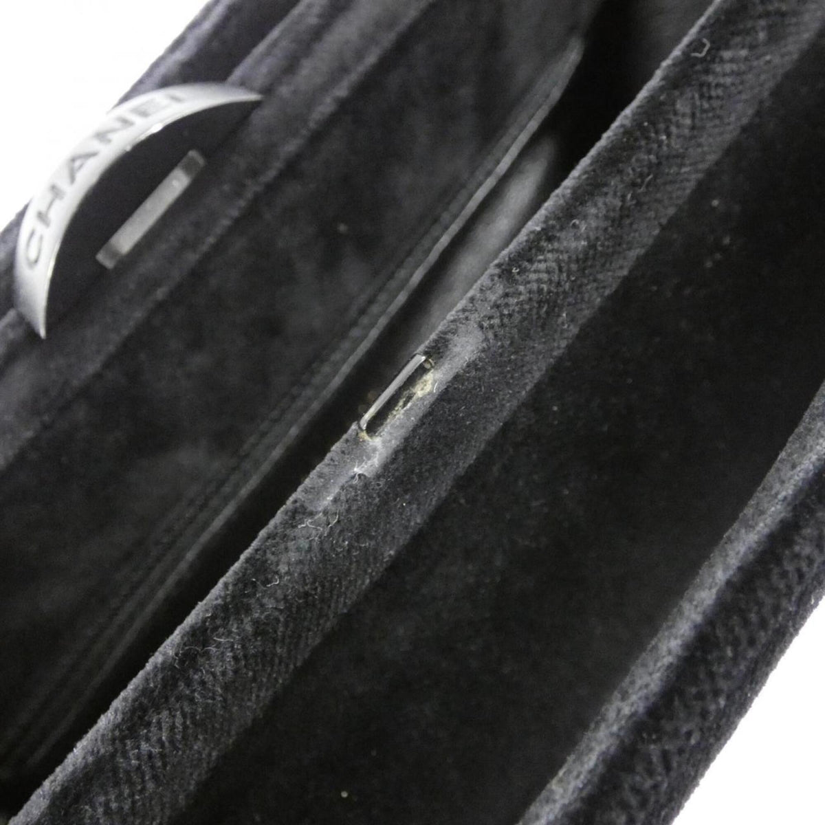 Chanel Black Handbag (Pre-Owned)