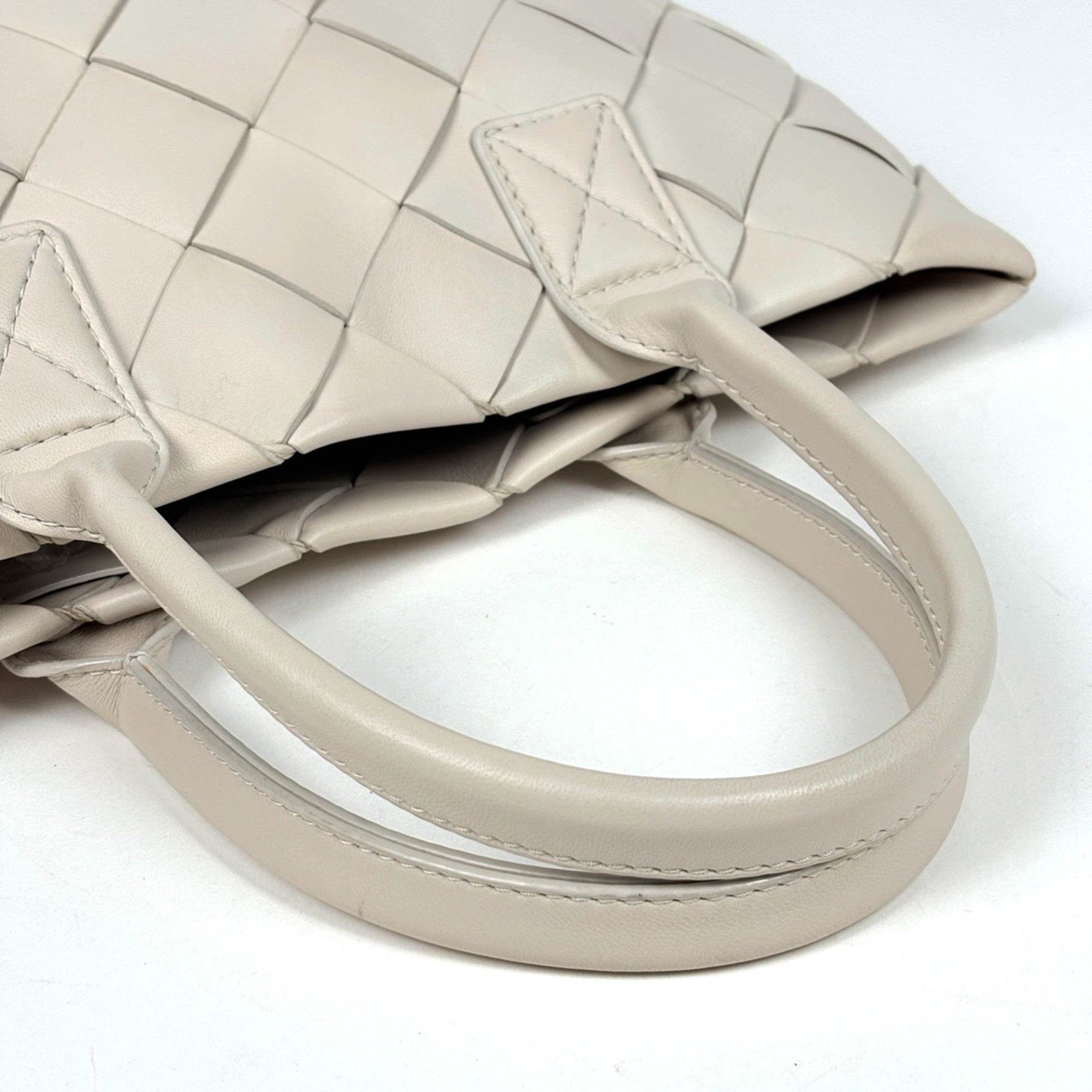 Bottega Veneta Ivory Leather Tote Bag (Pre-Owned)