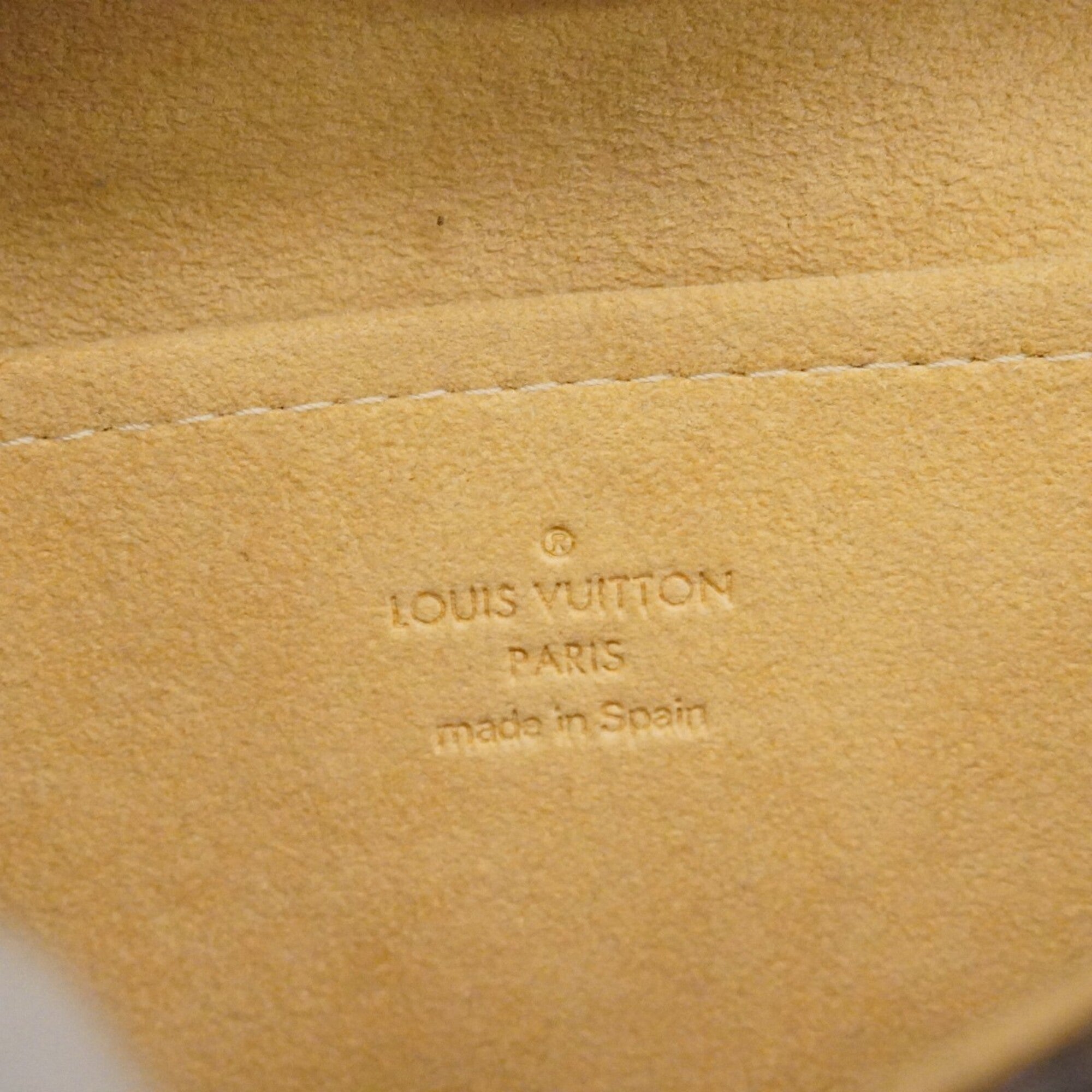 Louis Vuitton Brown Shoulder Bag (Pre-Owned)