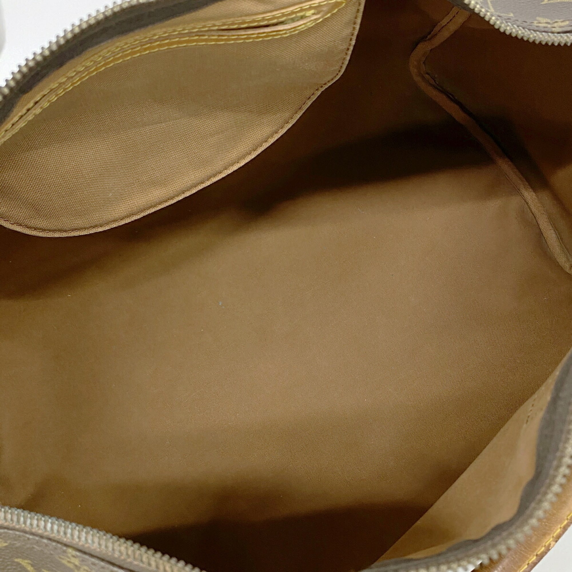Louis Vuitton Brown Handbag (Pre-Owned)