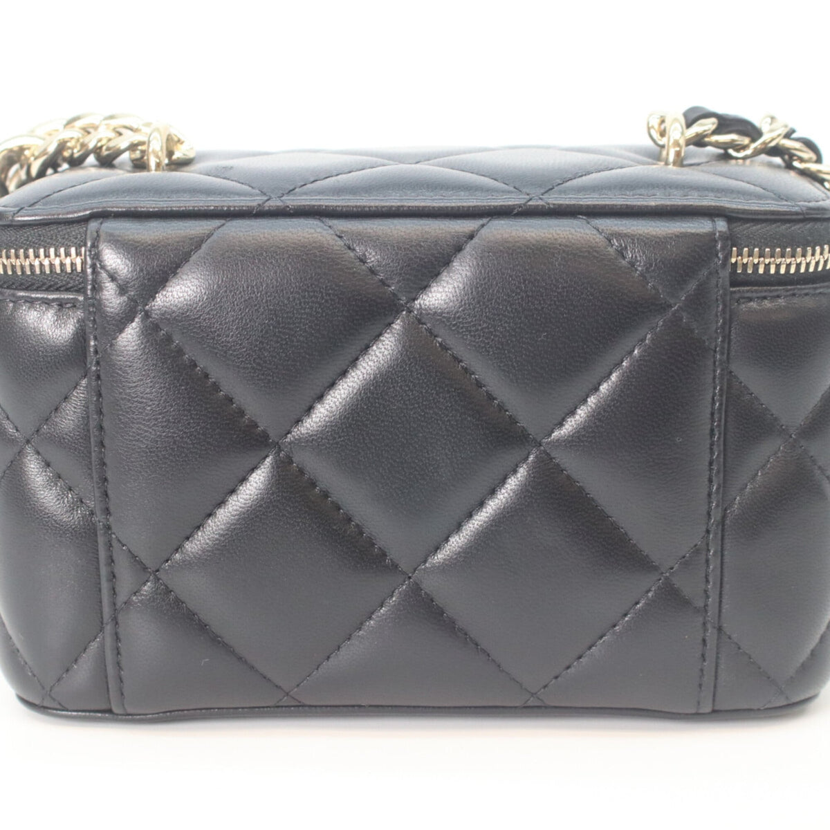 Chanel Black Leather Shoulder Bag (Pre-Owned)
