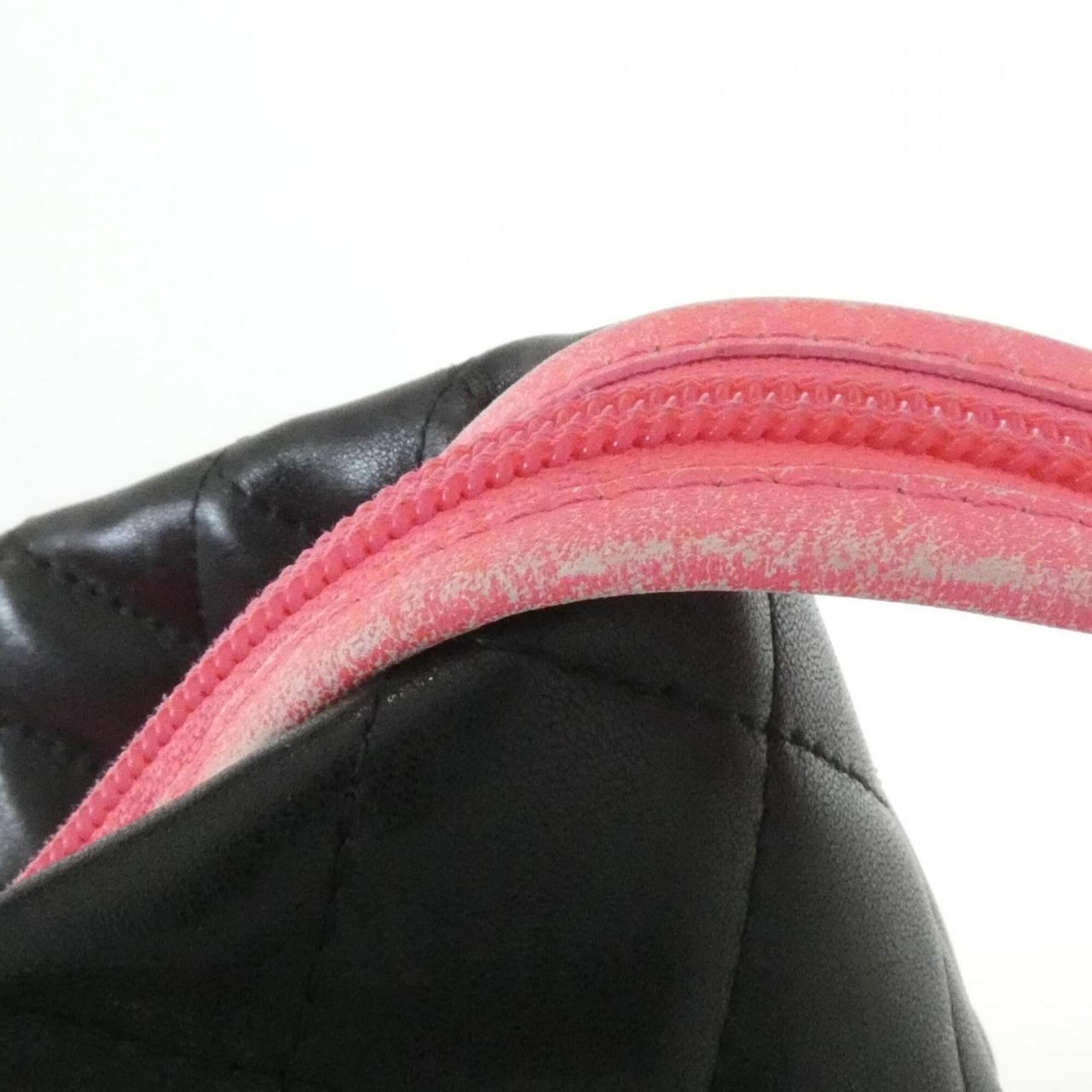 Chanel Black Leather Handbag (Pre-Owned)