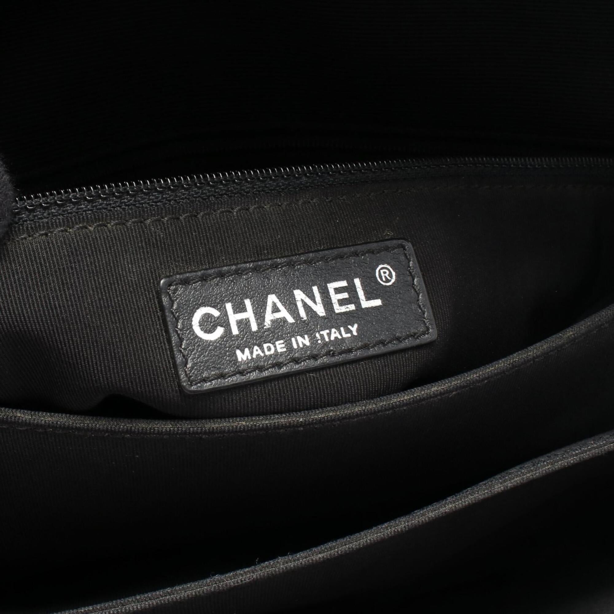 Chanel Black Canvas Leather Handbag Shoulder Bag (Pre-Owned)