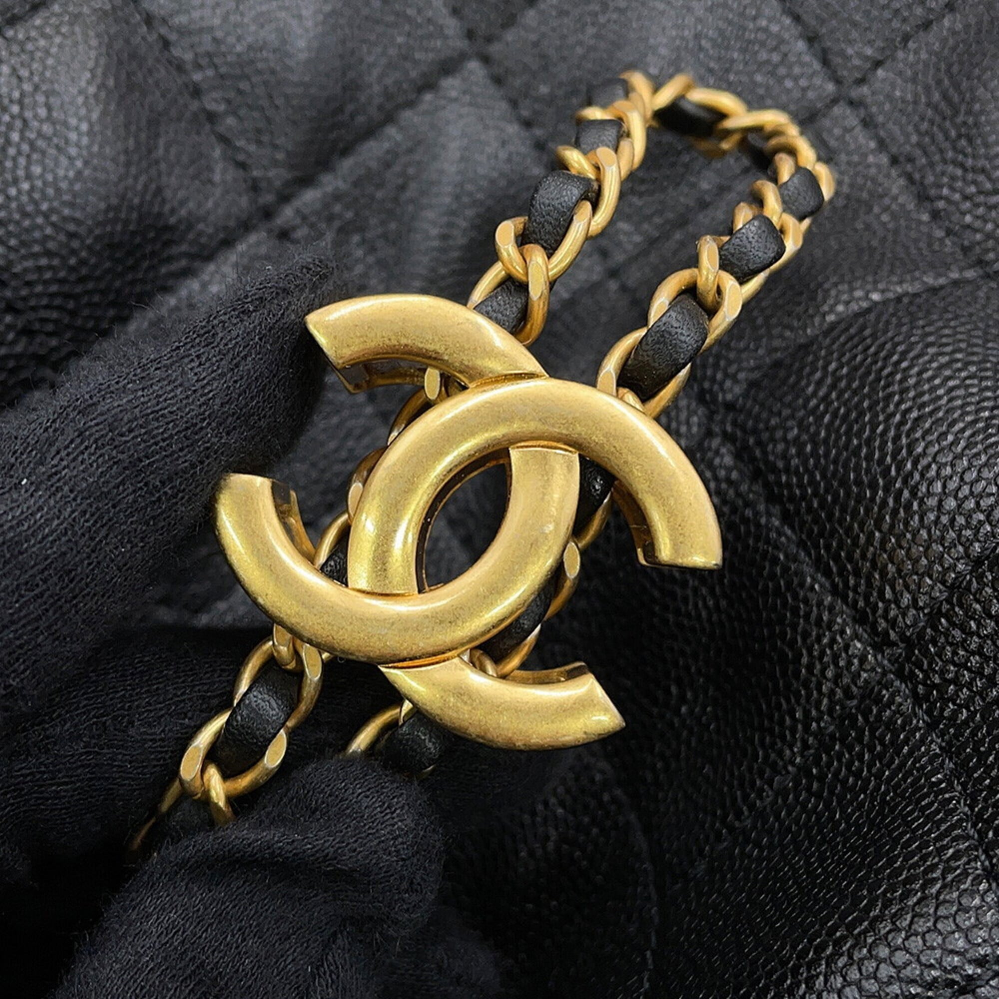 Chanel Matelasse Black Grained Calfskin Handbag Shoulder Bag (Pre-Owned)