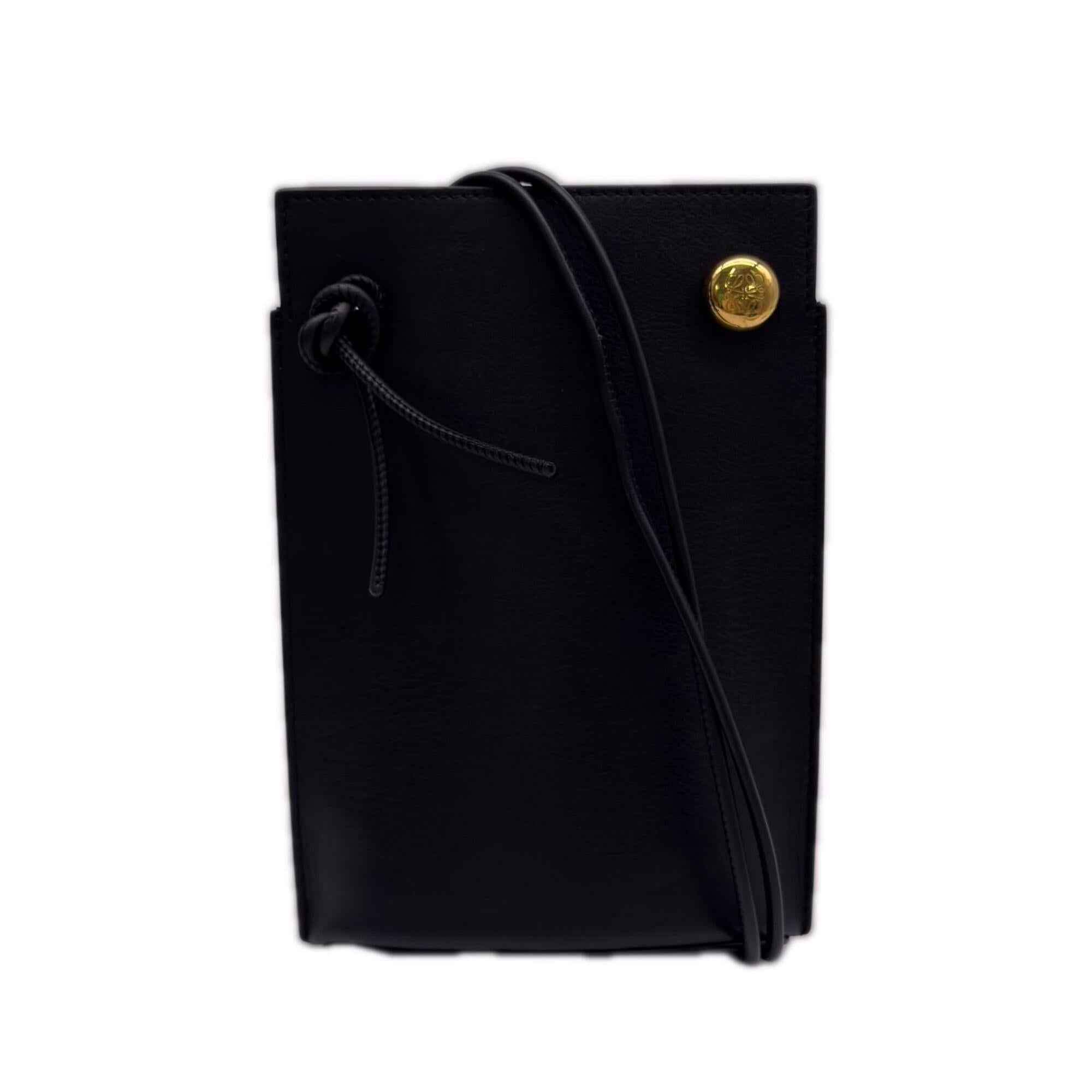 Loewe Black Leather Shoulder Bag (Pre-Owned)