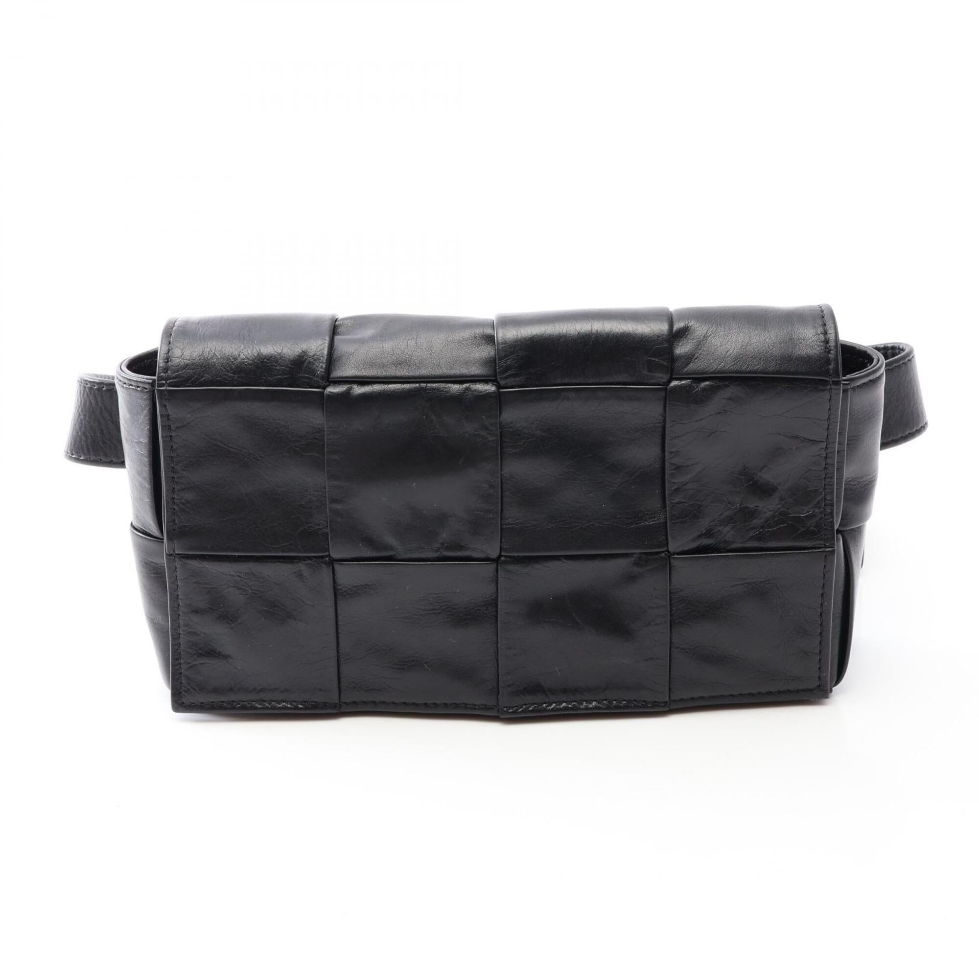 Bottega Veneta Black Leather Fanny Pack Handbag (Pre-Owned)