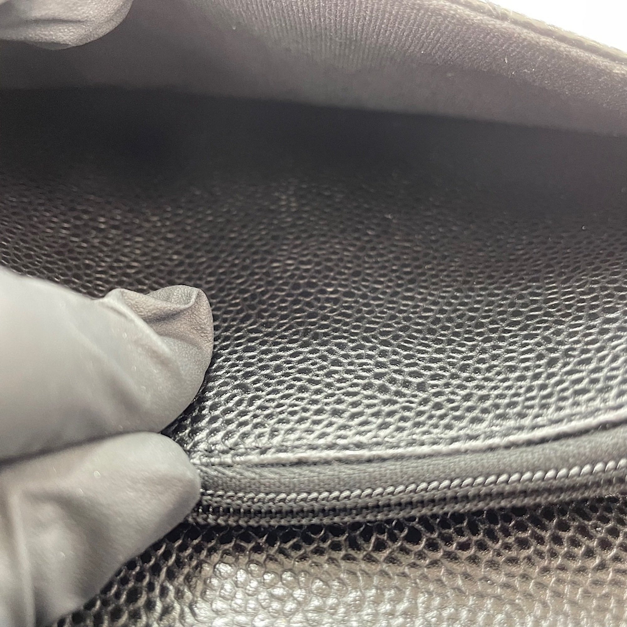 Chanel Black Shoulder Bag (Pre-Owned)