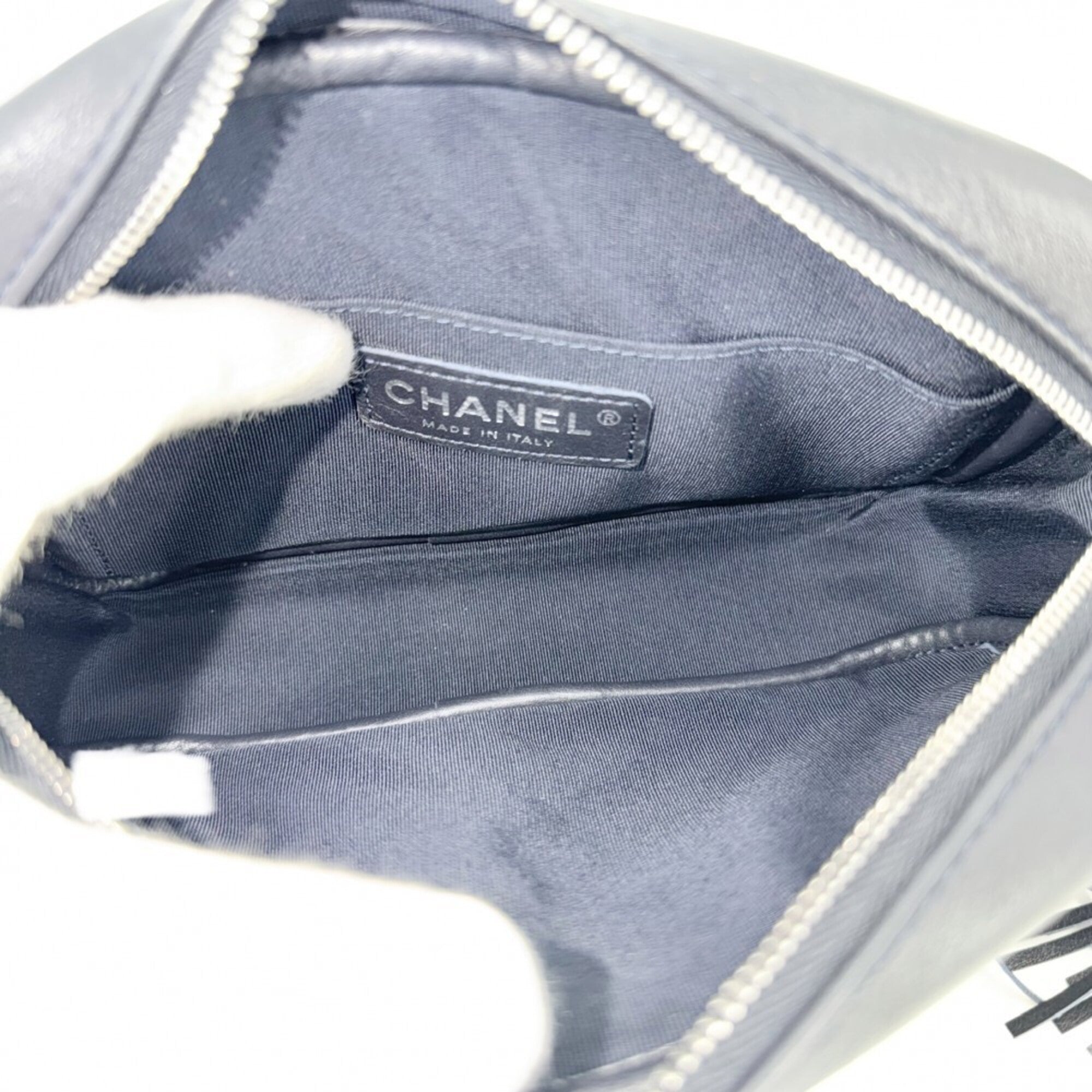 Chanel Navy Leather Shoulder Bag (Pre-Owned)