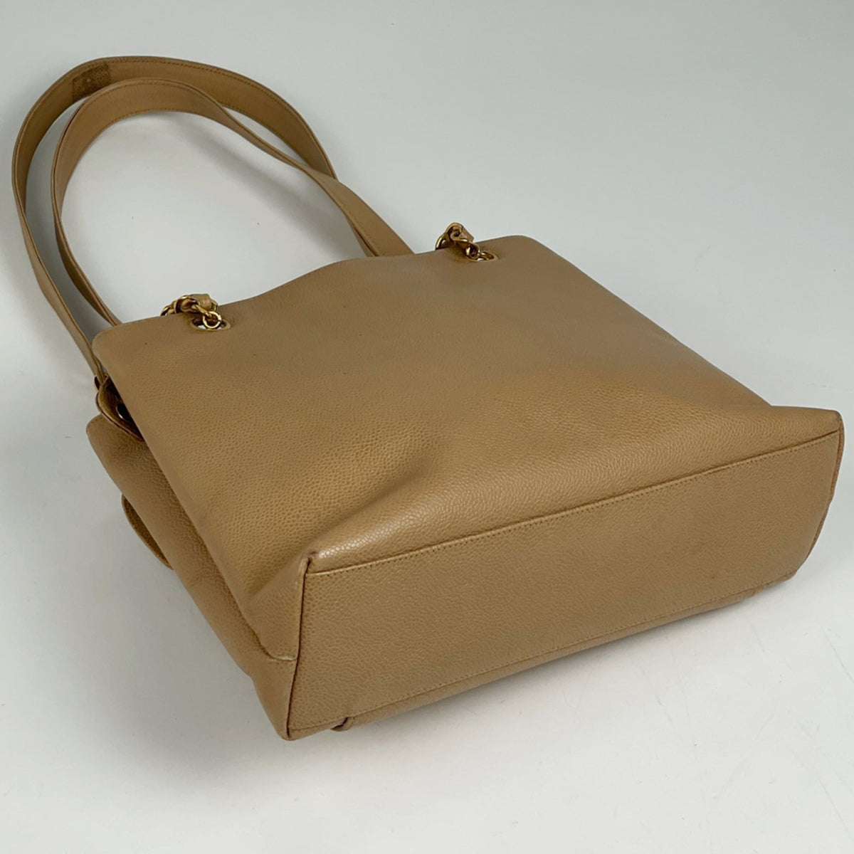 Chanel Beige Grained Calfskin Tote Bag (Pre-Owned)