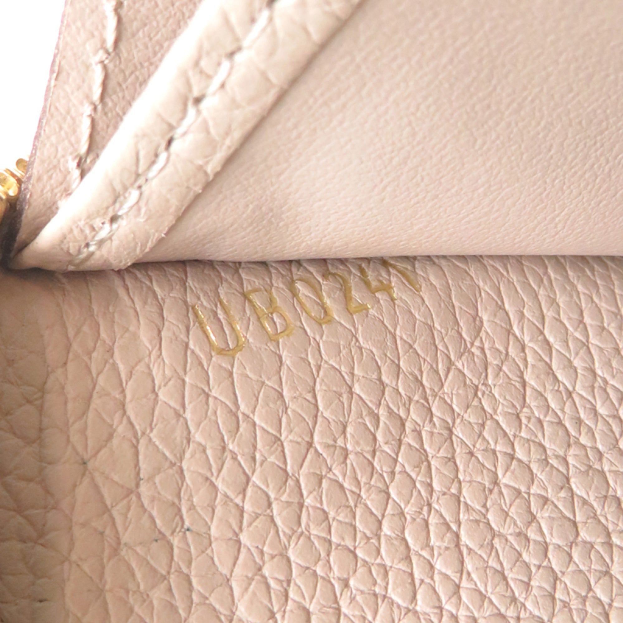 Louis Vuitton Beige Leather Coin Purse/Coin Case (Pre-Owned)