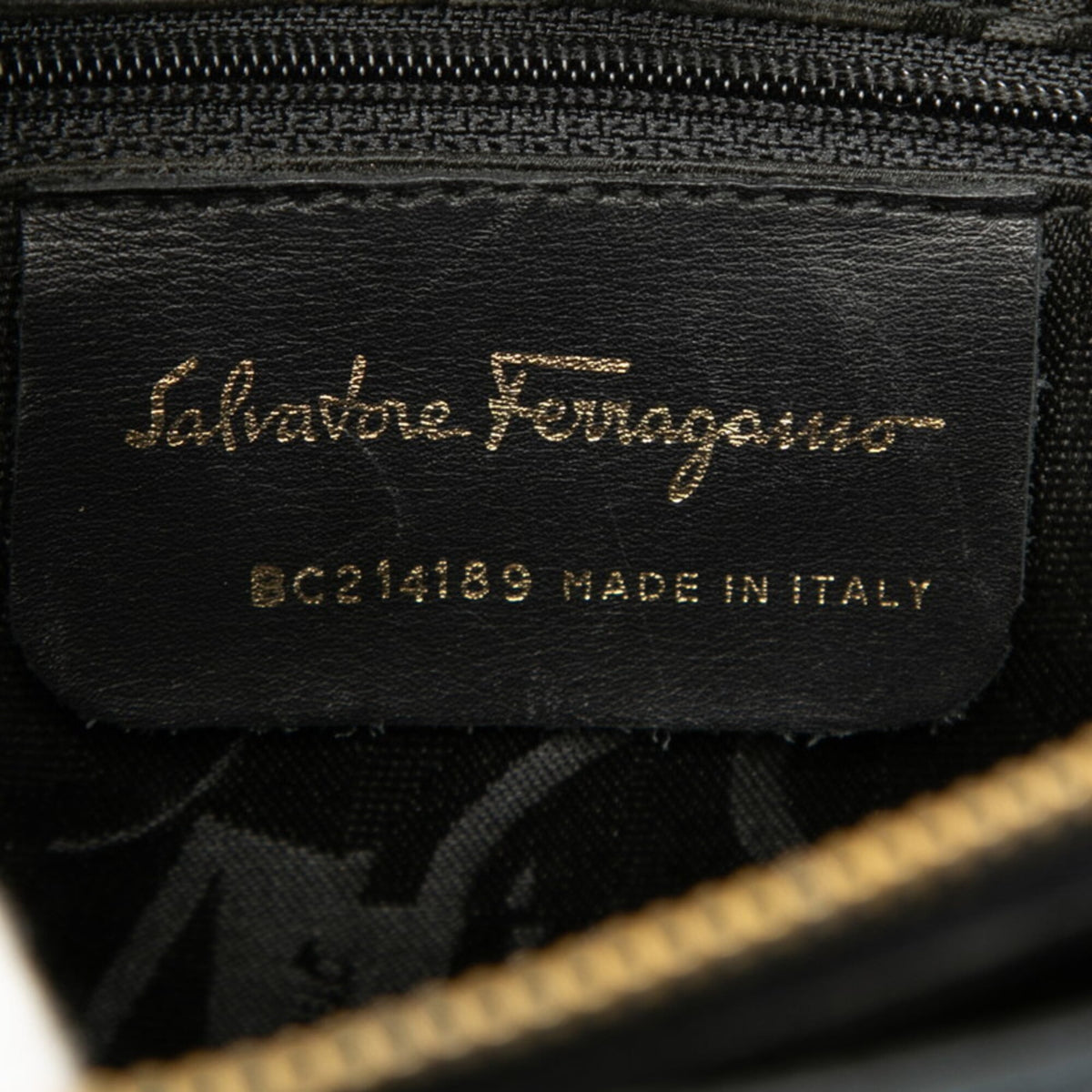 Salvatore Ferragamo Gancini Navy Leather Shoulder Bag (Pre-Owned)