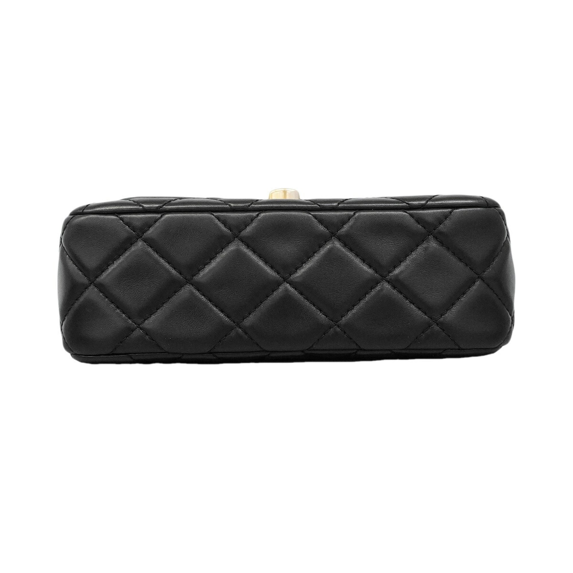 Chanel Black Leather Shoulder Bag (Pre-Owned)