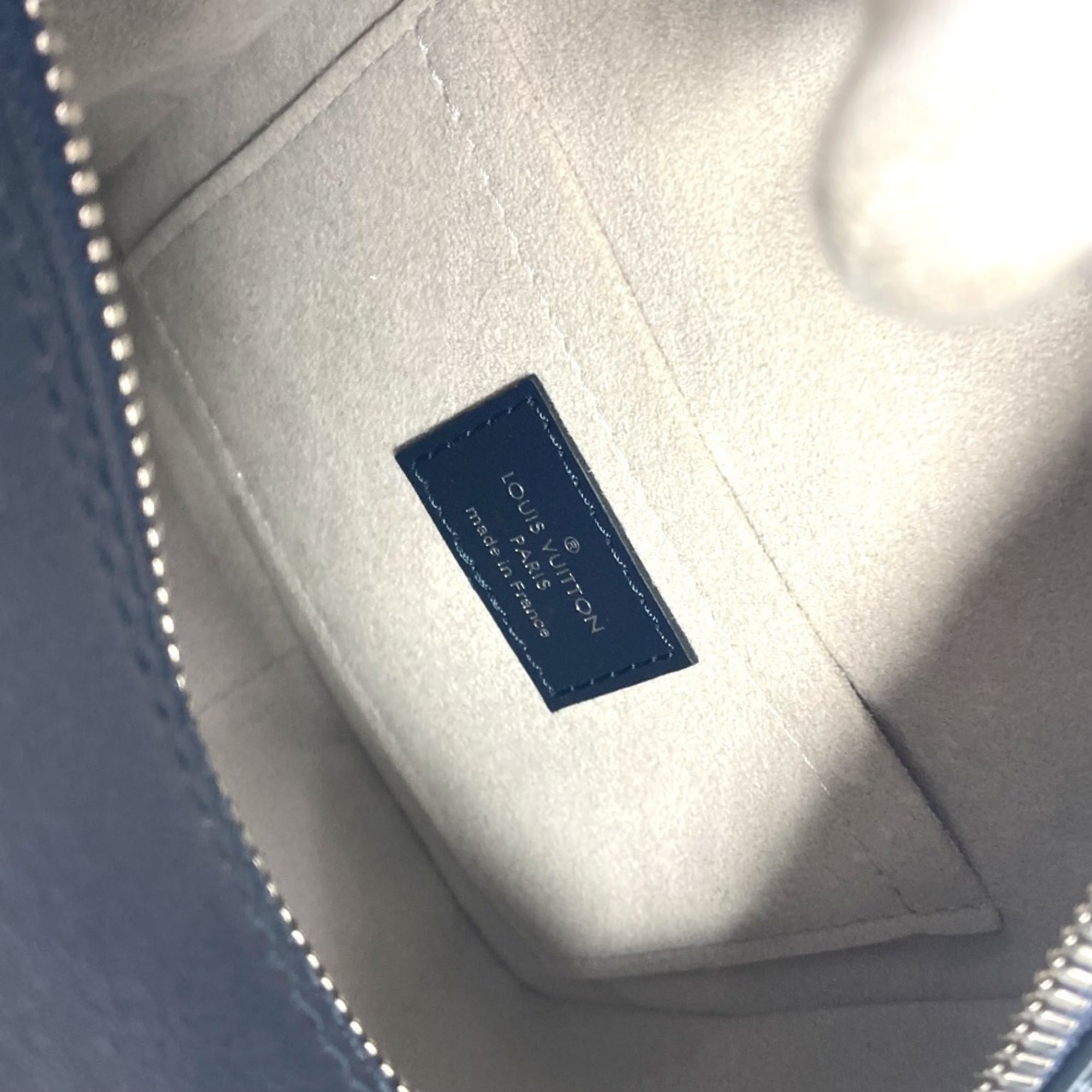 Louis Vuitton Navy Leather Handbag (Pre-Owned)