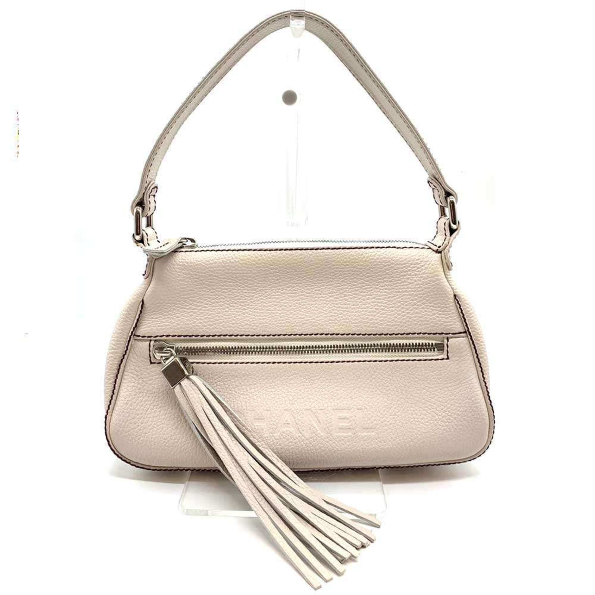 Chanel White Leather Shoulder Bag (Pre-Owned)