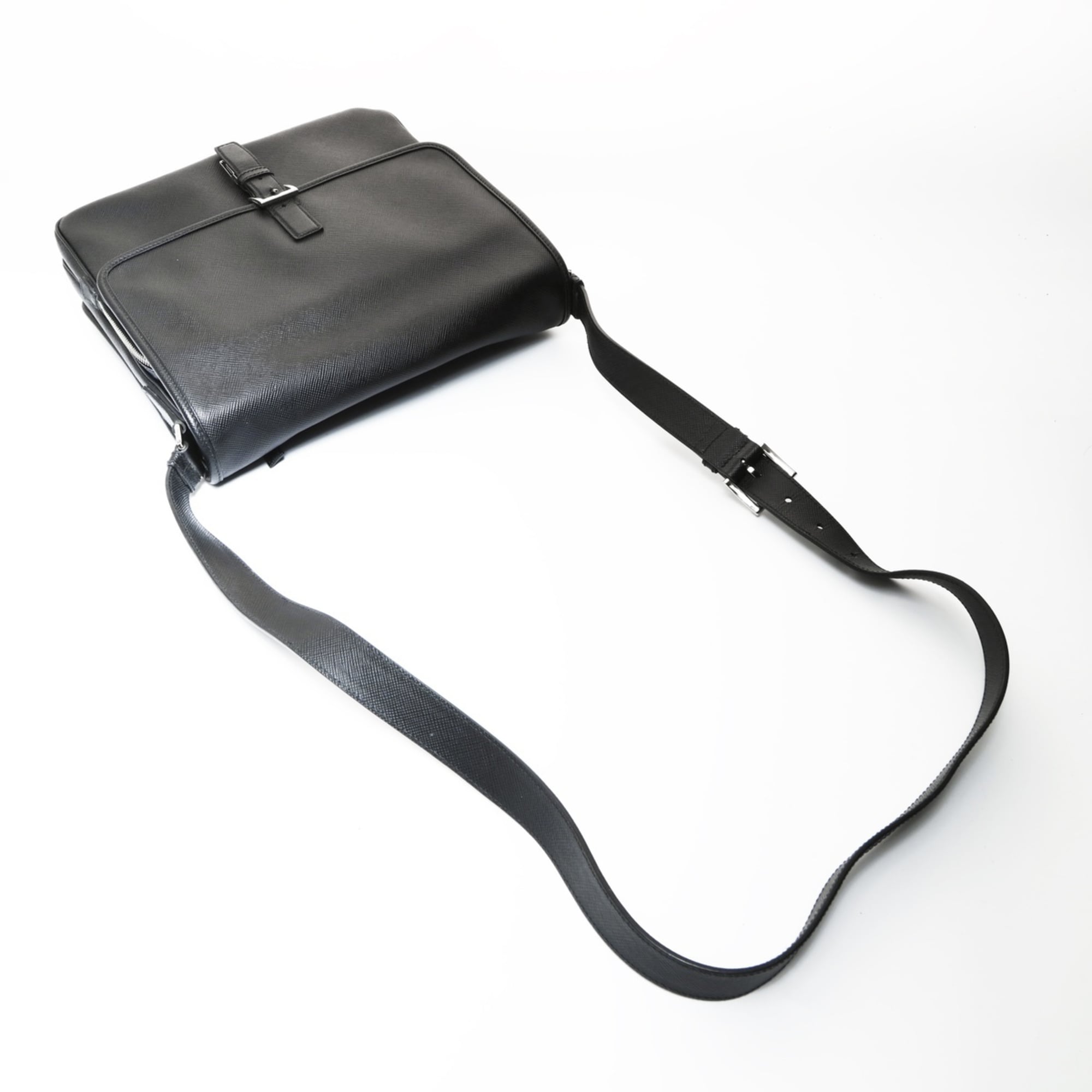 Prada Saffiano Black Leather Shoulder Bag (Pre-Owned)