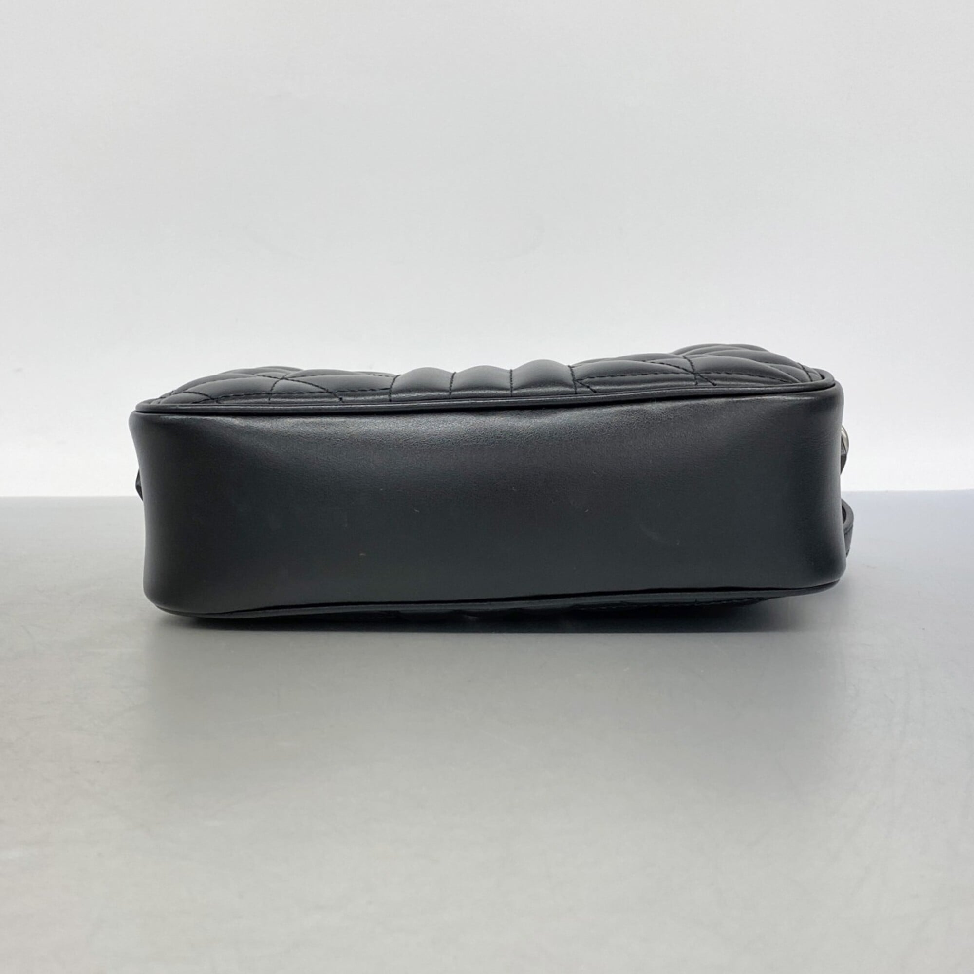 Gucci Black Leather Shoulder Bag (Pre-Owned)