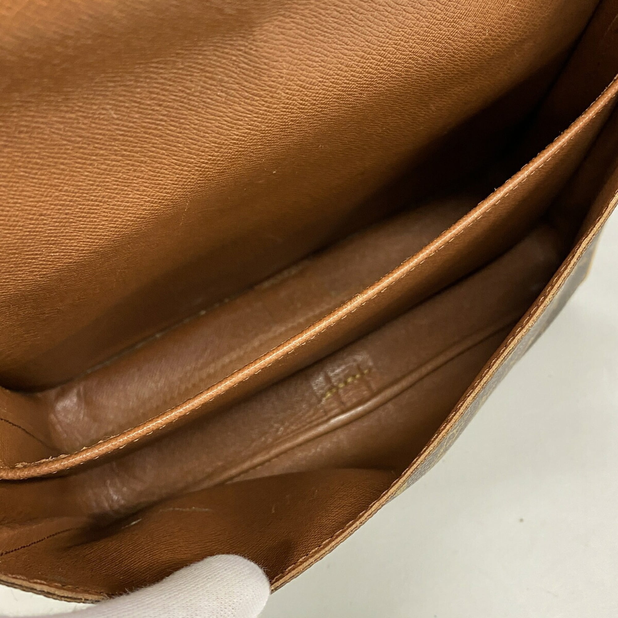 Louis Vuitton Brown Shoulder Bag (Pre-Owned)