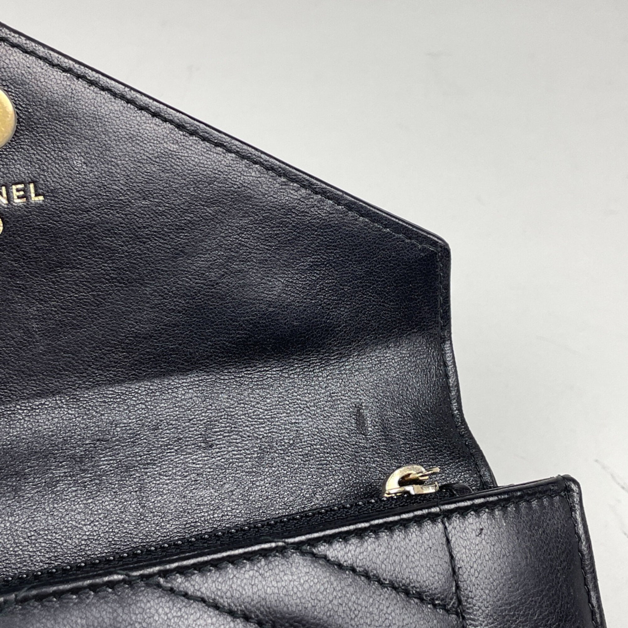 Chanel Black Leather Long Wallet (Bi-Fold) (Pre-Owned)