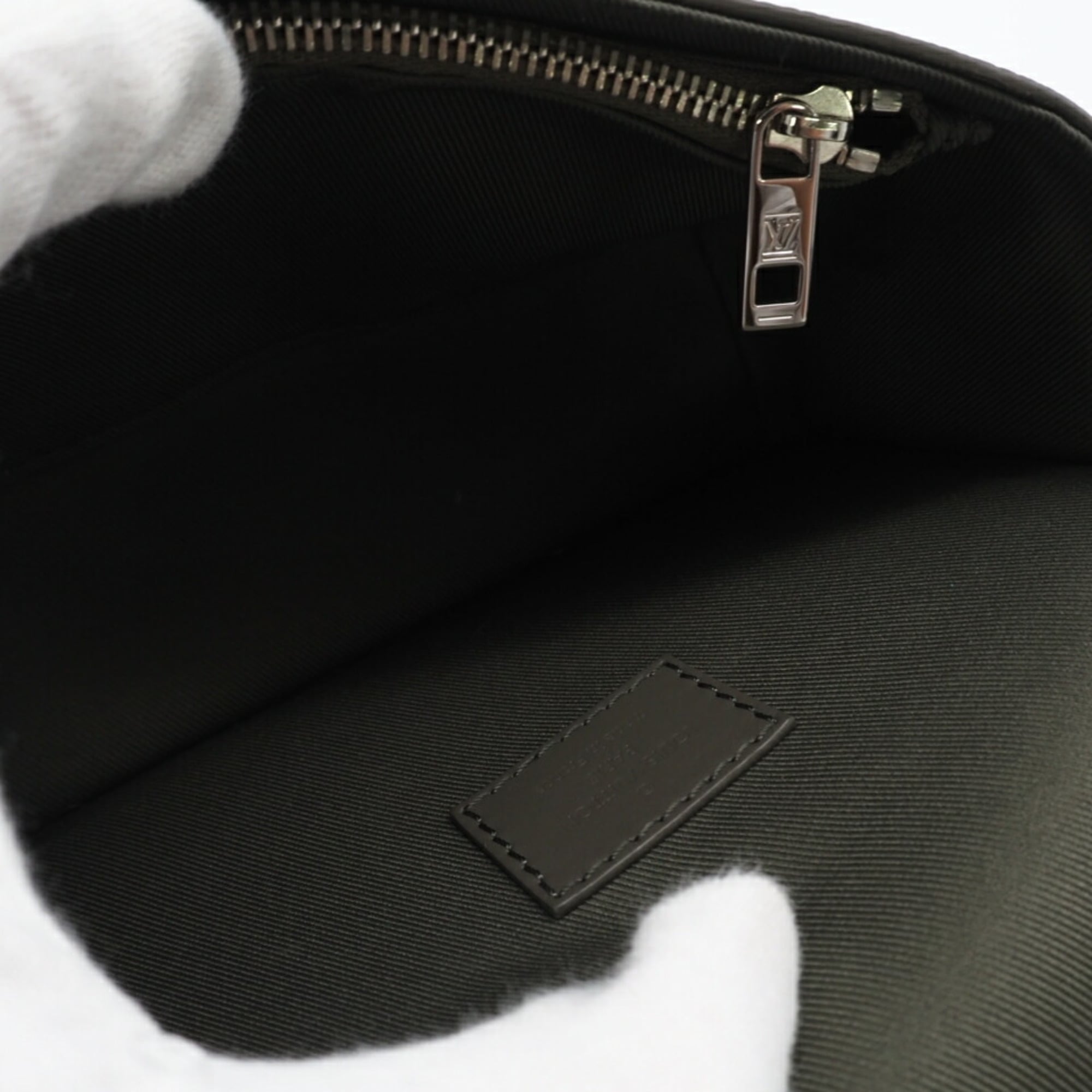 Louis Vuitton Khaki Leather Shoulder Bag (Pre-Owned)