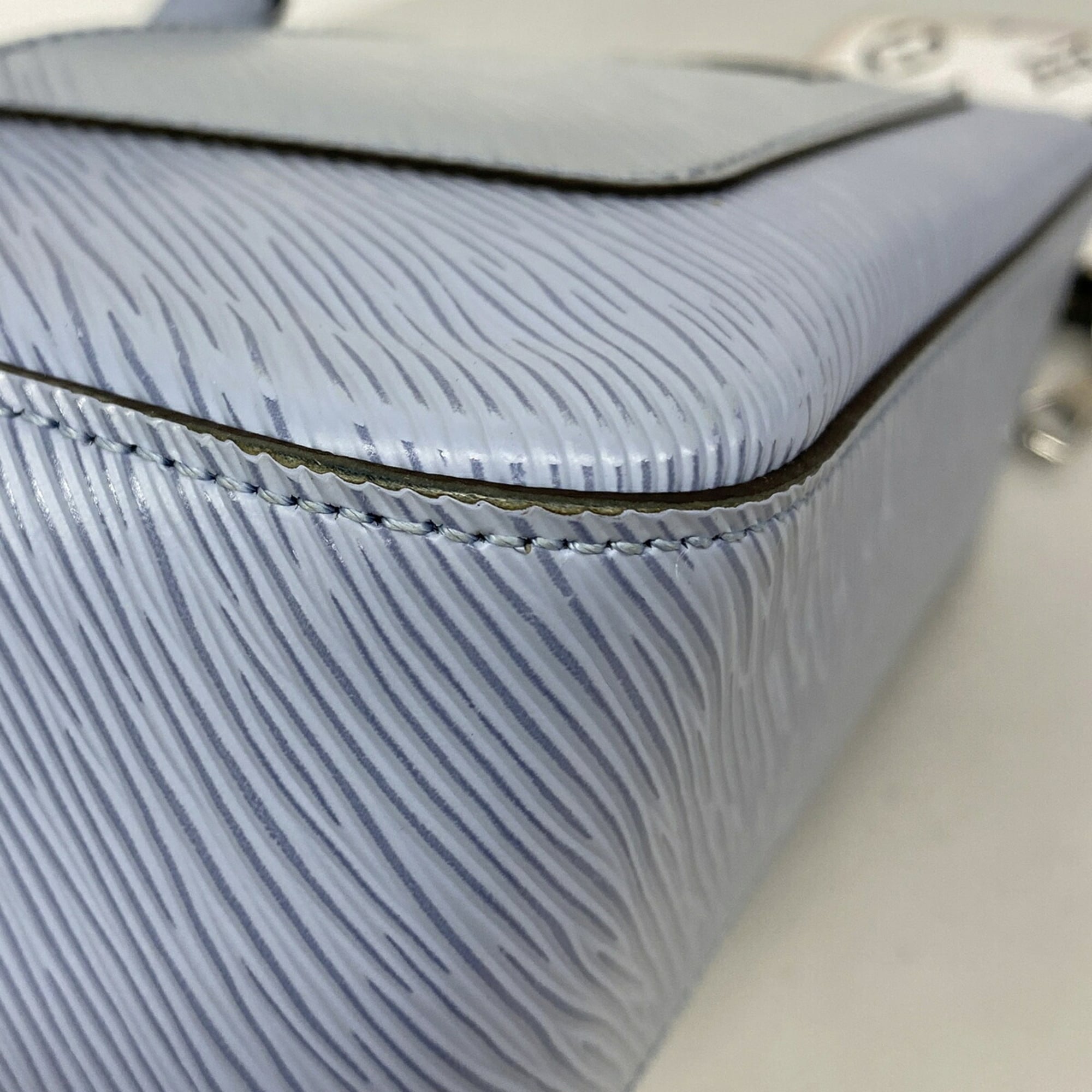 Louis Vuitton Blue Handbag (Pre-Owned)