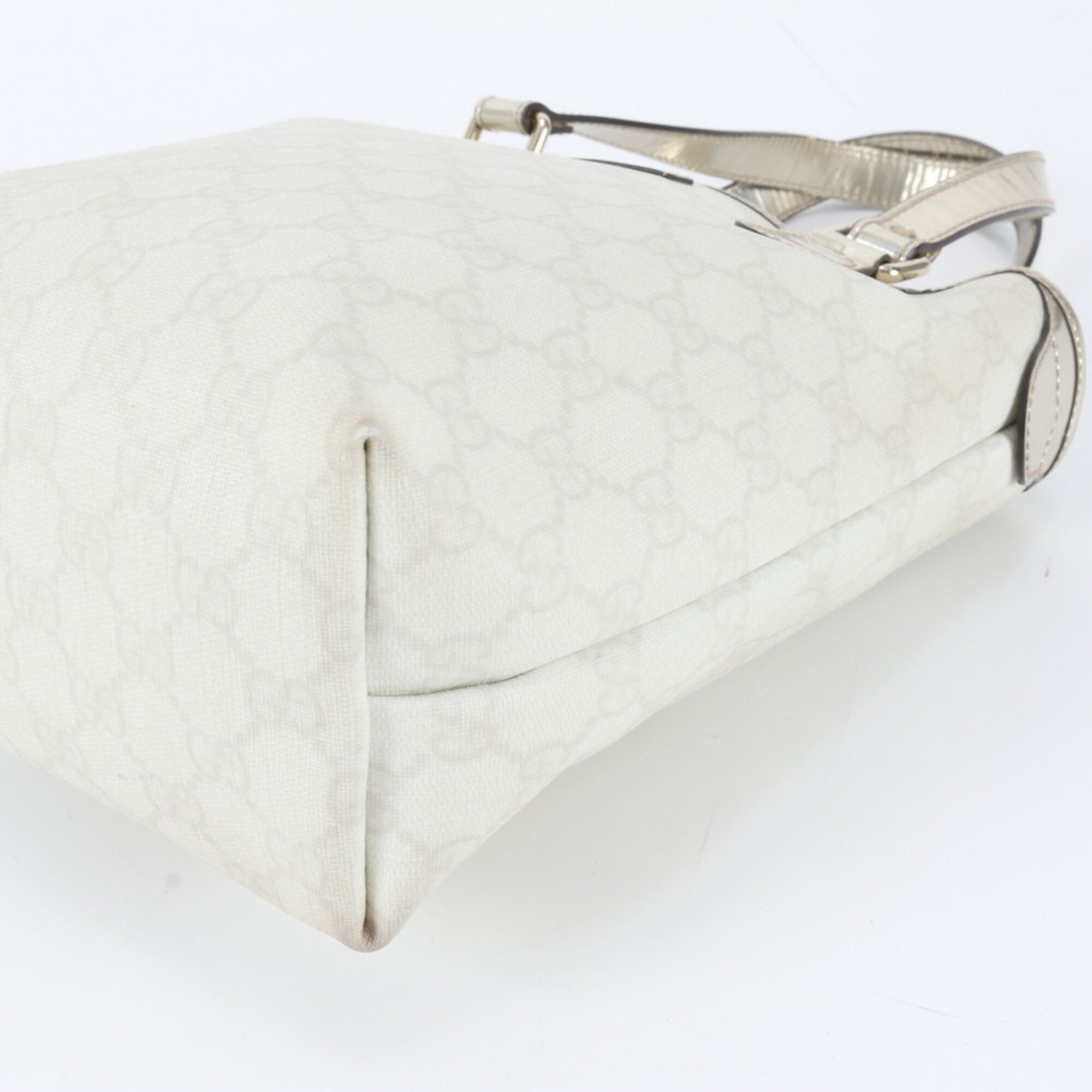 Gucci Beige Cream Silver Gg Supreme Leather Handbag (Pre-Owned)