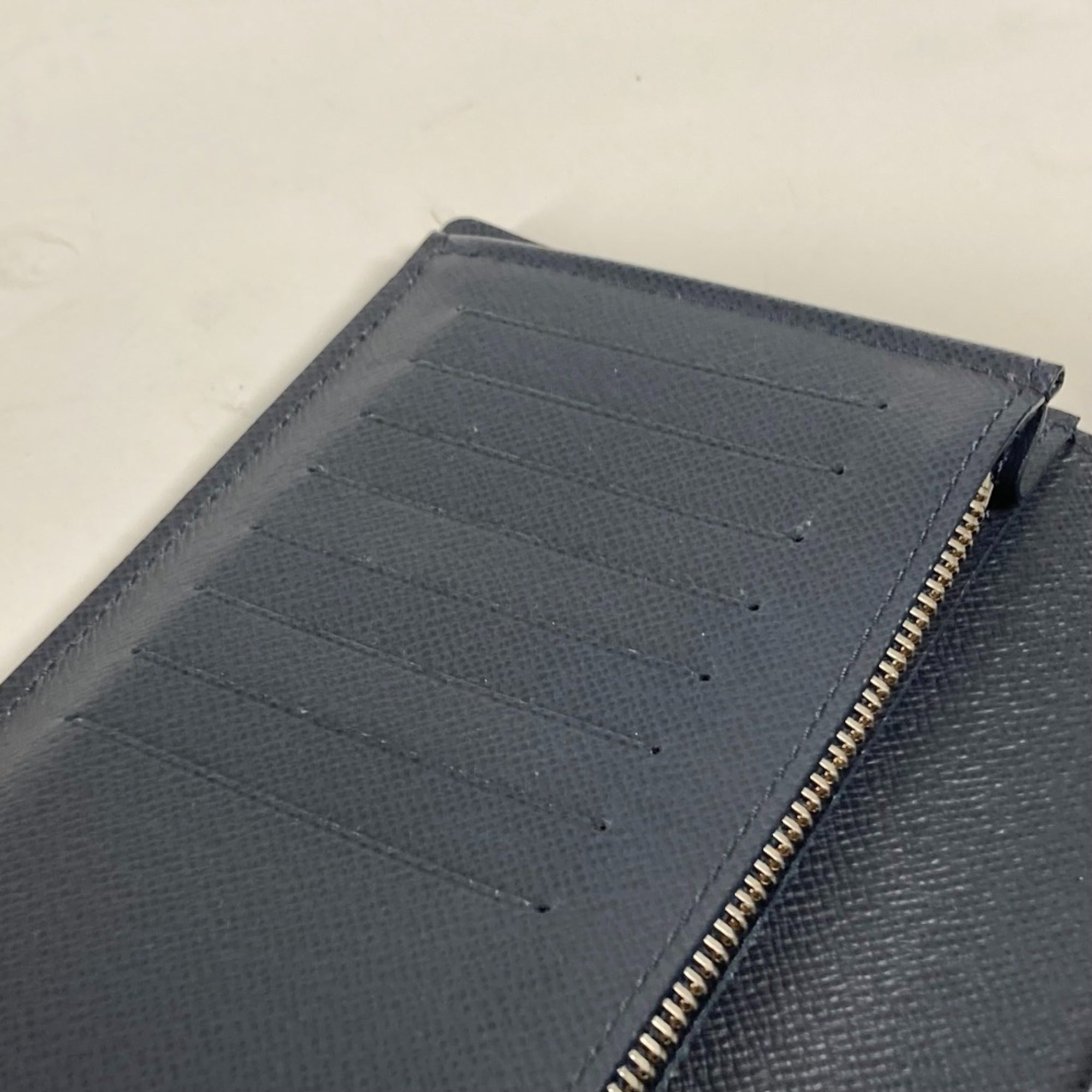 Louis Vuitton Navy Blue Taiga Leather Long Wallet (Bi-Fold) (Pre-Owned)