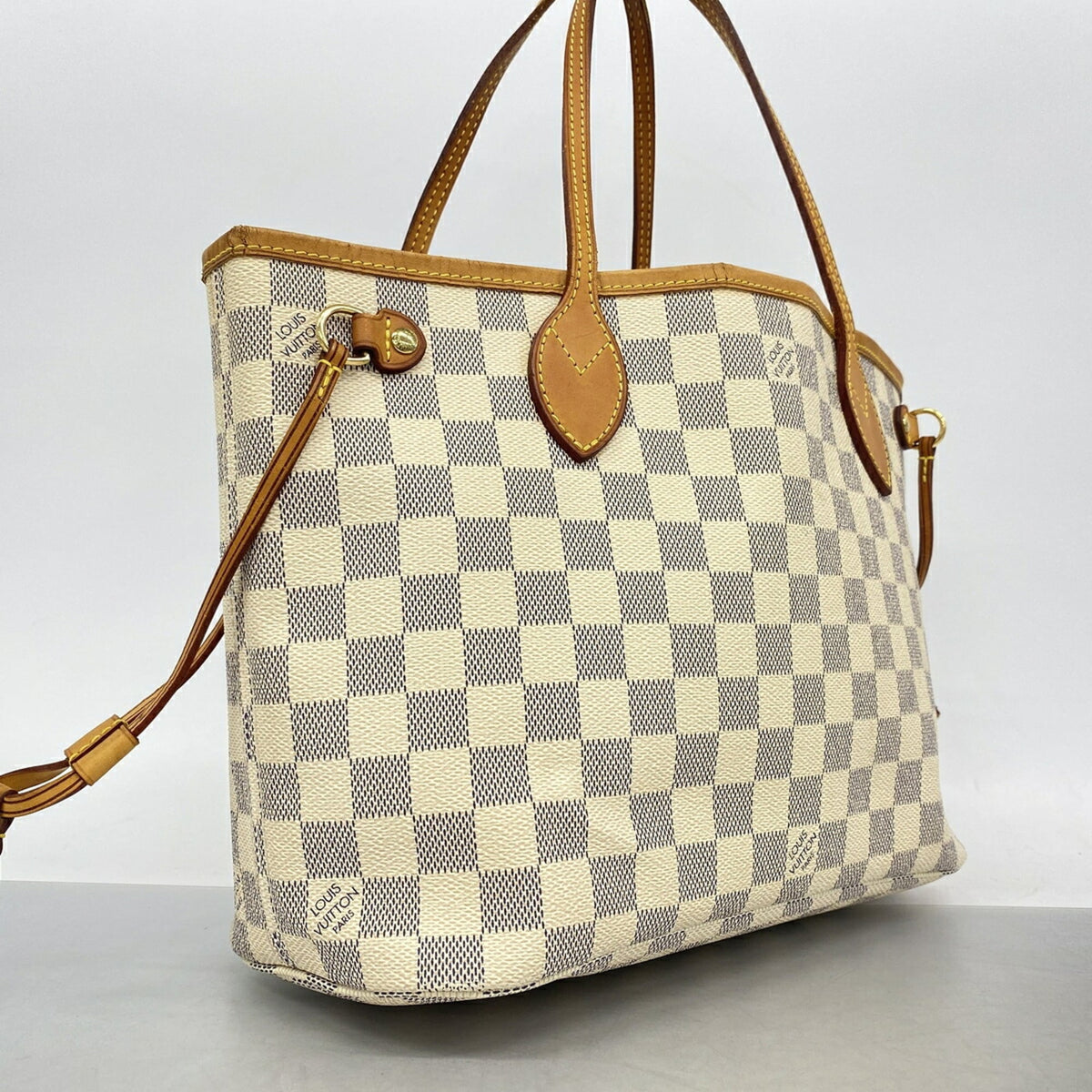 Louis Vuitton White Tote Bag (Pre-Owned)