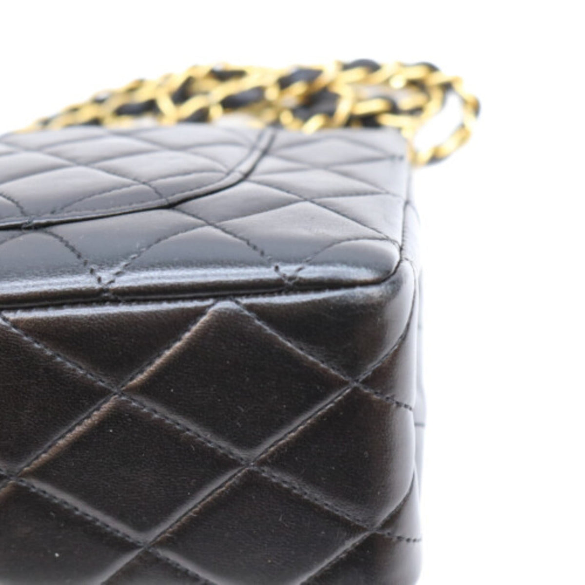 Chanel Black Leather Shoulder Bag (Pre-Owned)