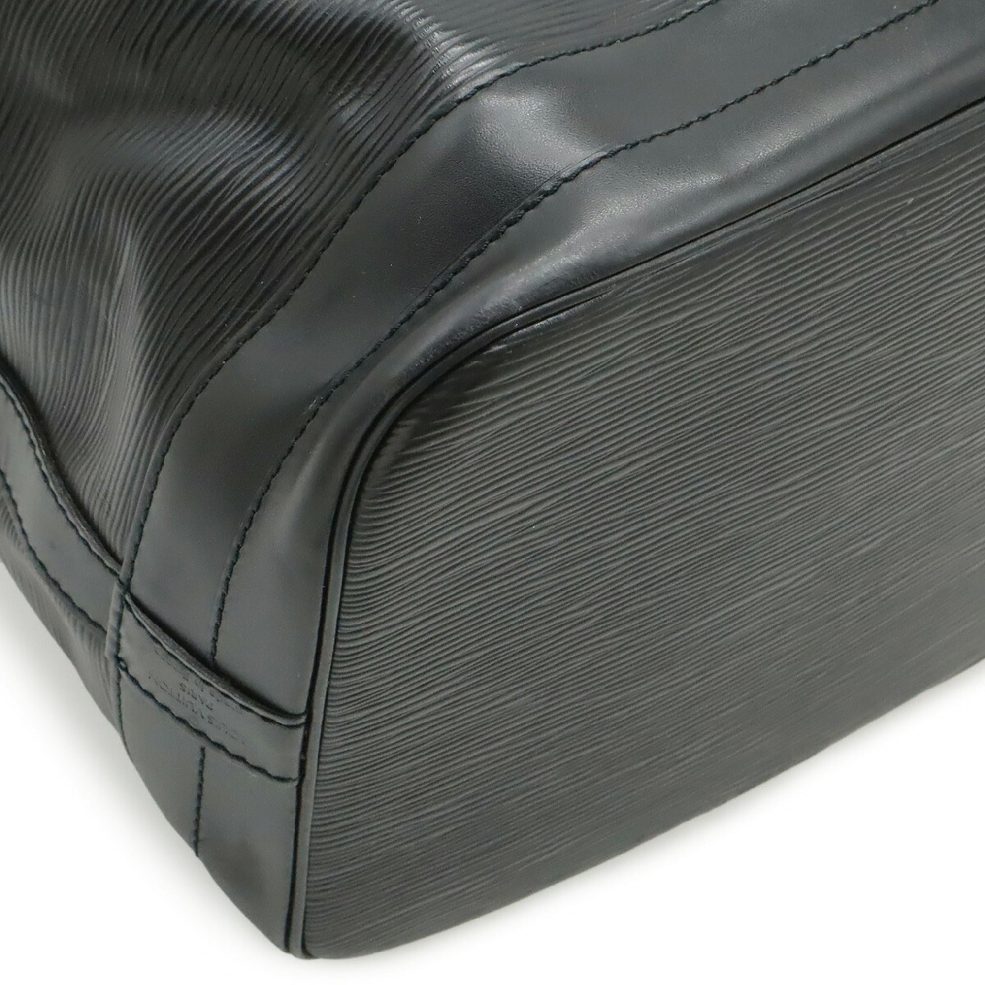 Louis Vuitton Black Noir Epi Leather Shoulder Bag (Pre-Owned)