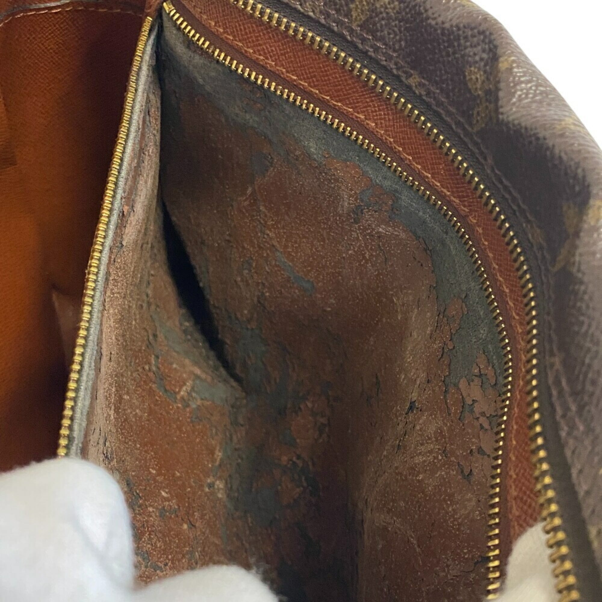 Louis Vuitton Brown Leather Shoulder Bag (Pre-Owned)