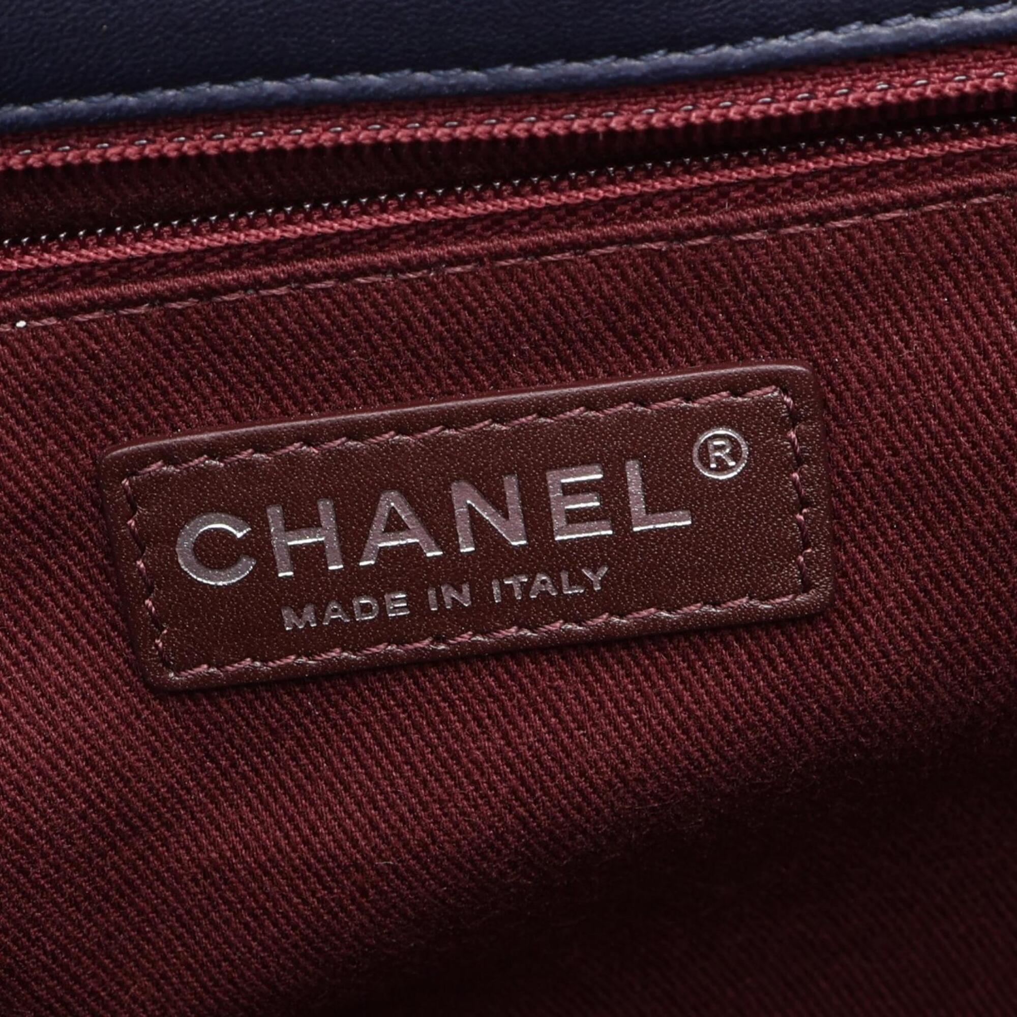Chanel Navy Leather Handbag Shoulder Bag (Pre-Owned)