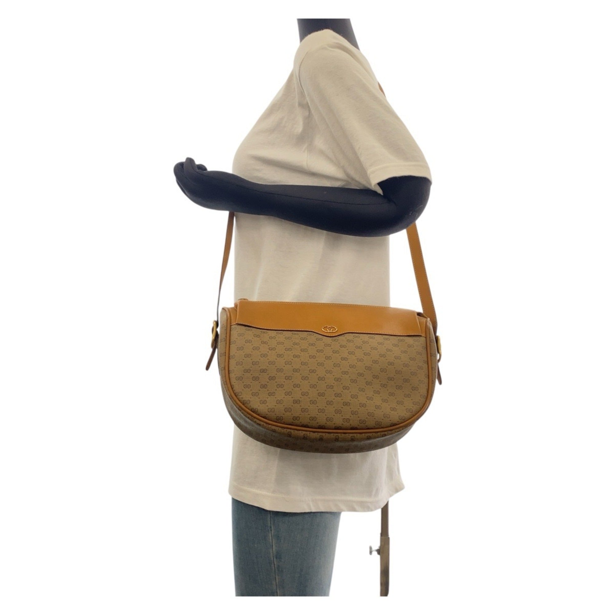 Gucci Brown Gg Supreme Leather Pochette Shoulder Bag (Pre-Owned)