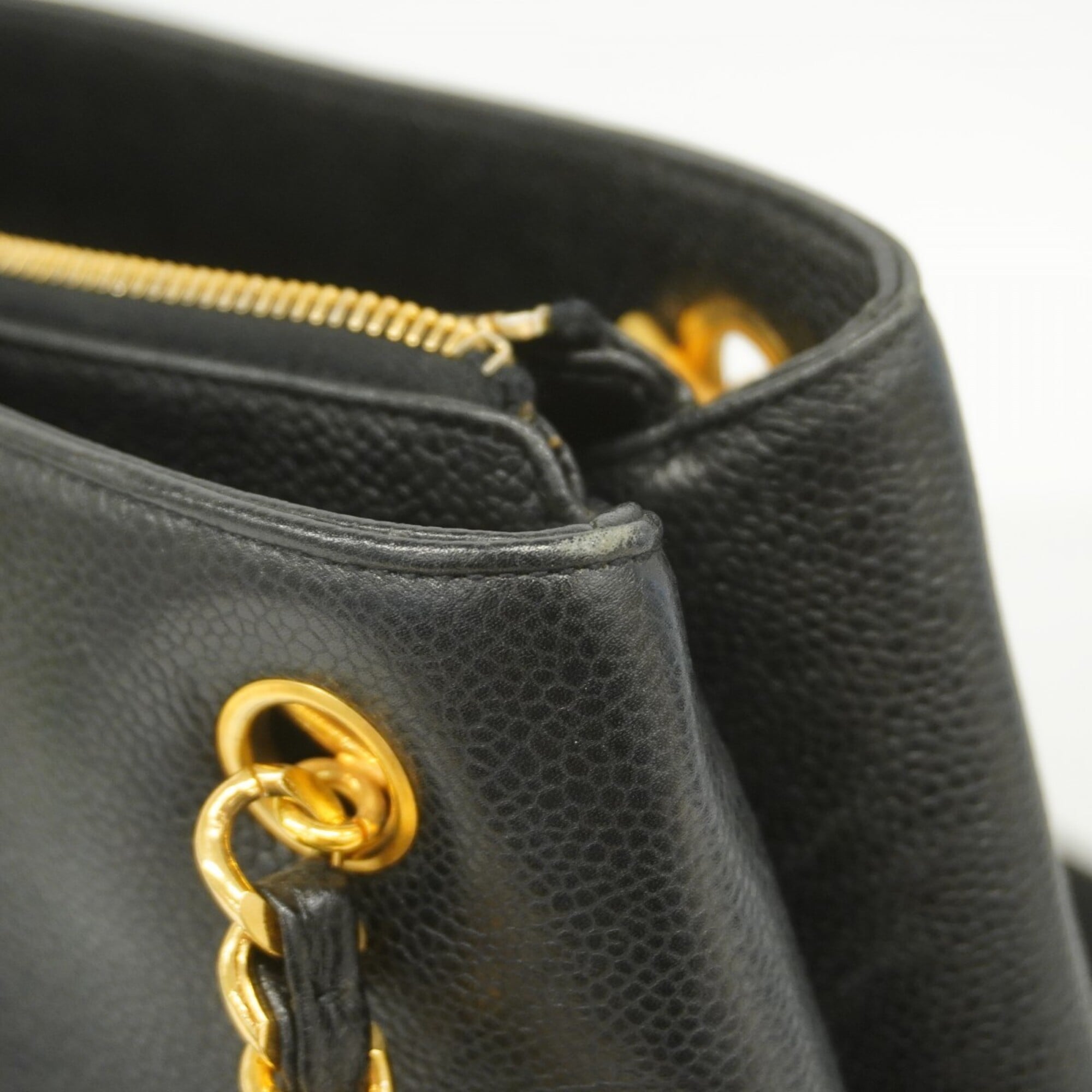 Chanel Black Grained Calfskin Shoulder Bag (Pre-Owned)